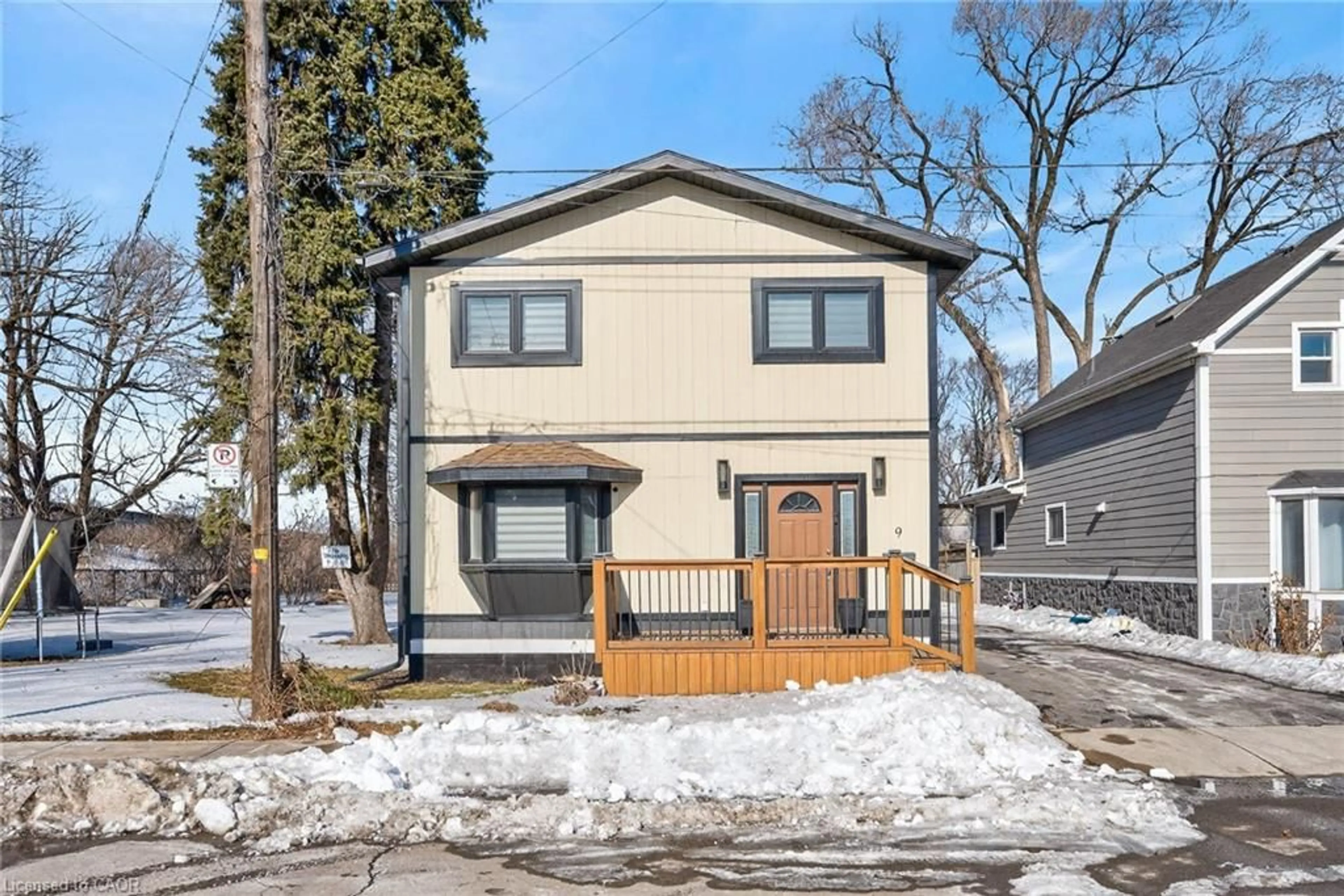 Home with brick exterior material, street for 9 Bayside Ave, Hamilton Ontario L8H 7B3