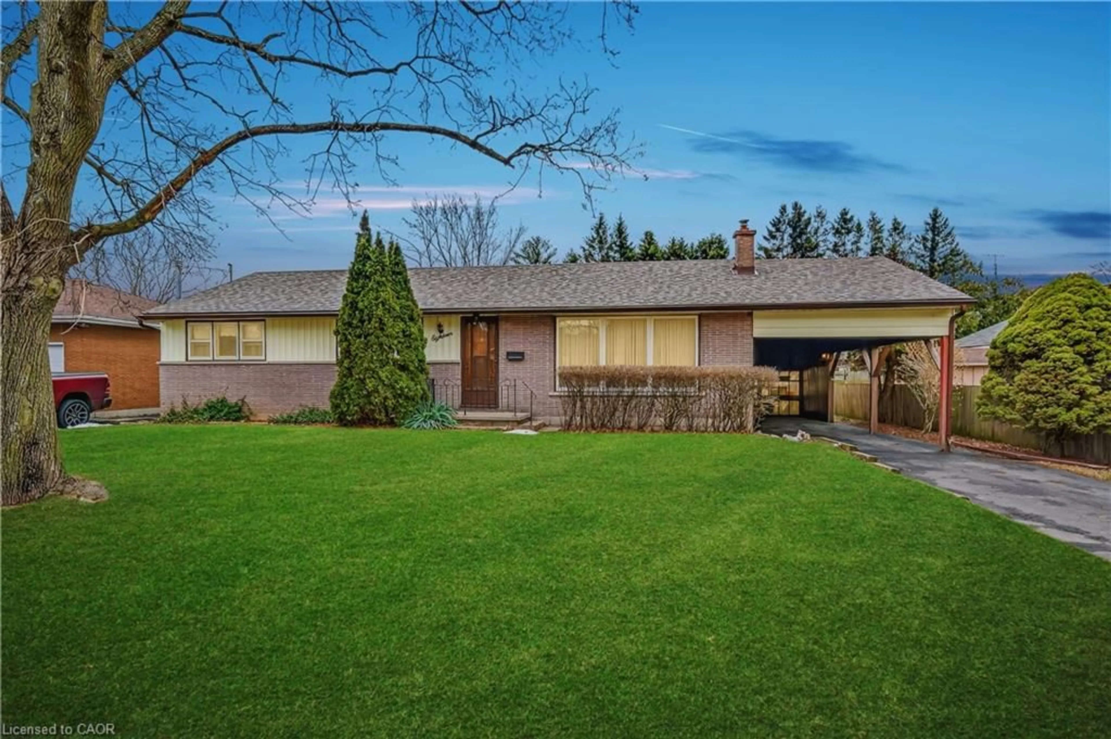 Unknown for 18 Charles St, Simcoe Ontario N3Y 1Z6