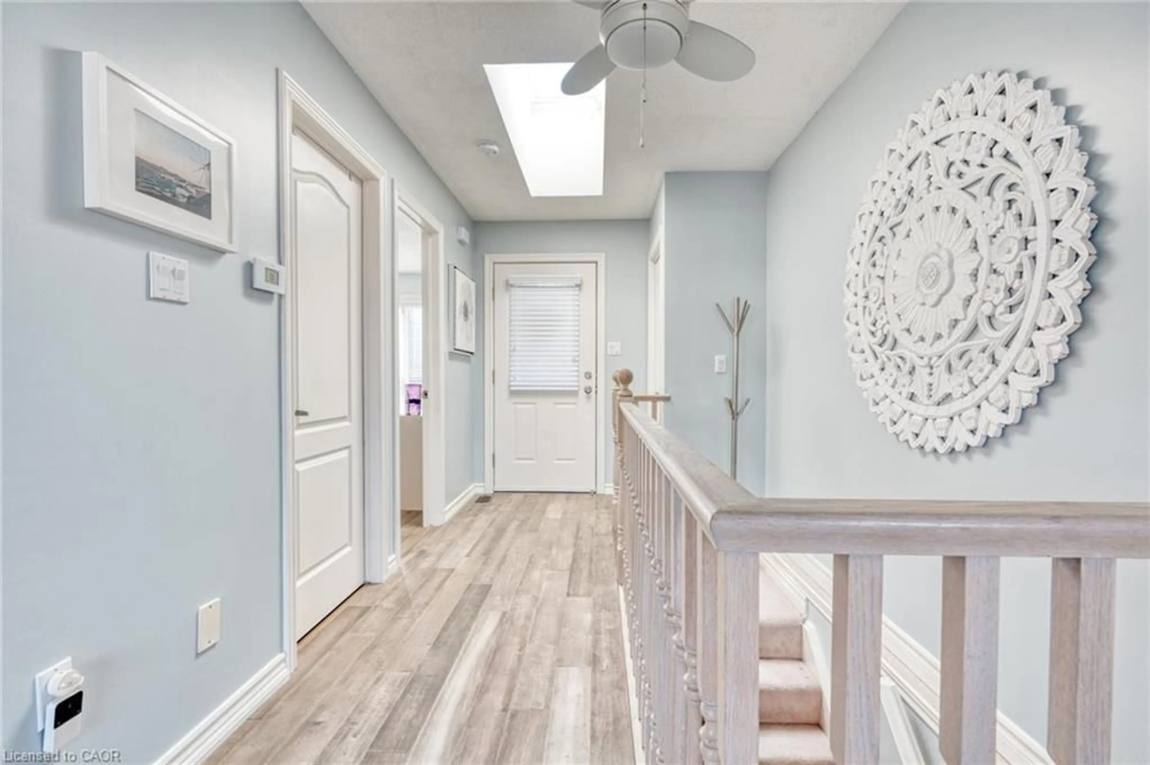 Indoor entryway for 175 Fiddlers Green Rd #3, Ancaster Ontario L9G 4X7