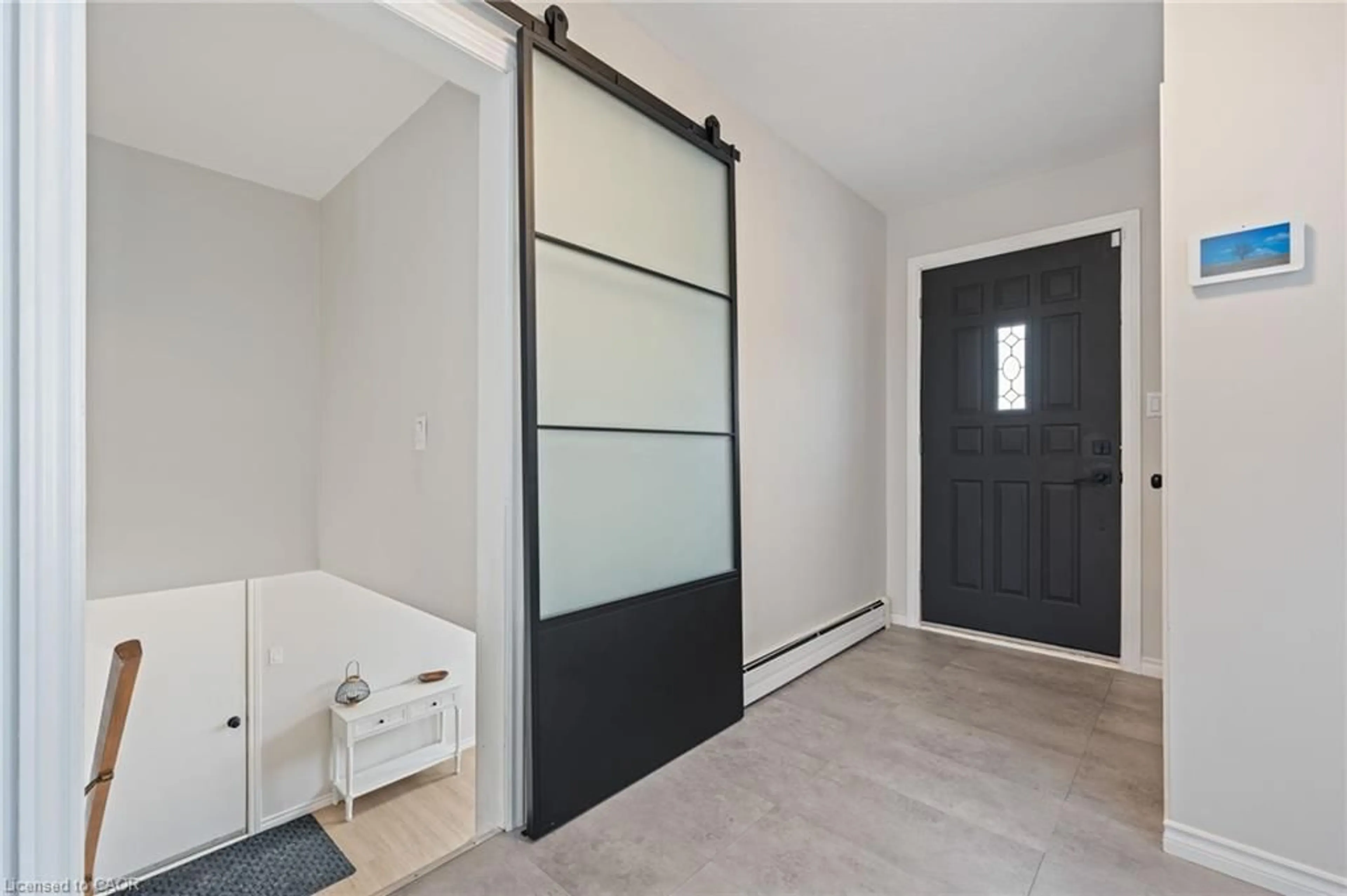 Indoor entryway for 351 Talbot Rd, Delhi Ontario N4B 2A1