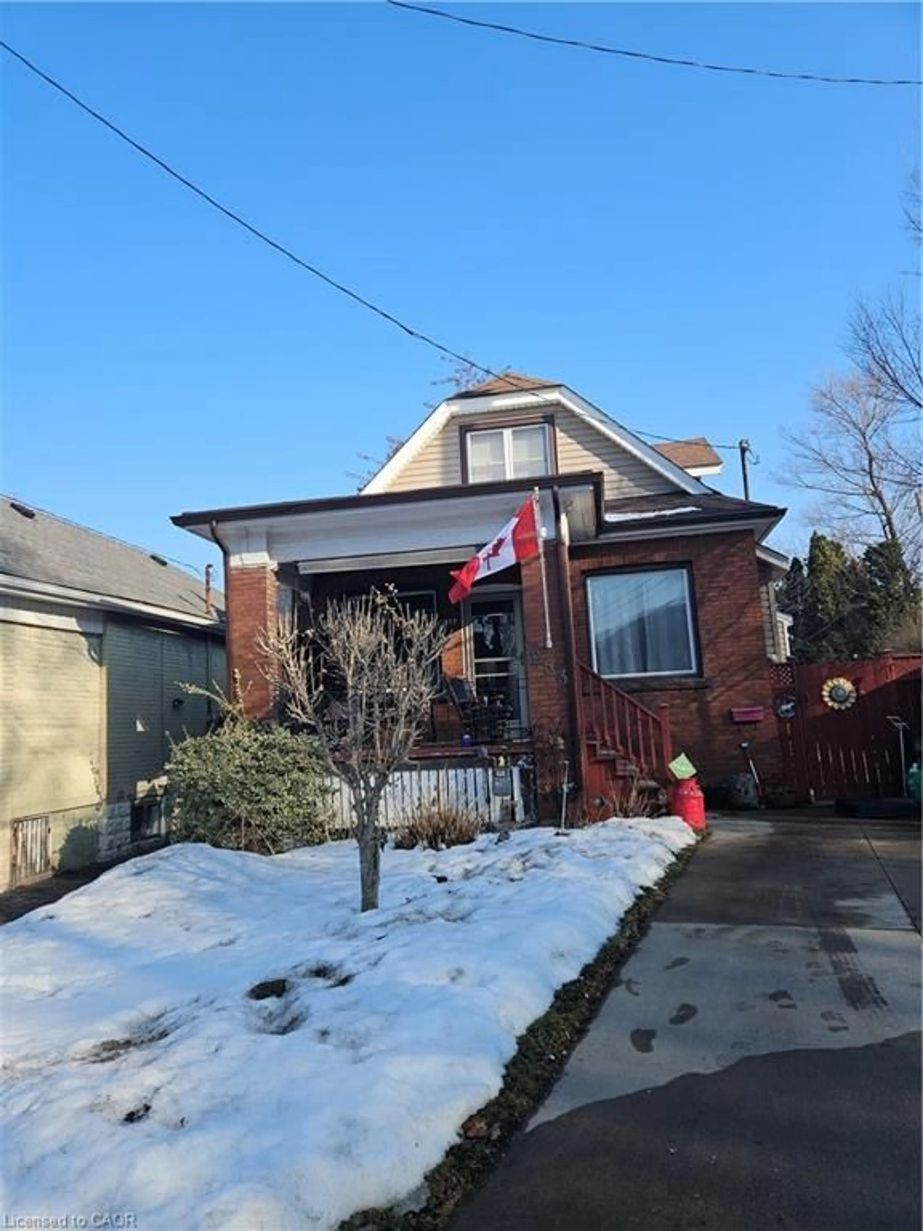 Home with brick exterior material, street for 253 Grosvenor Ave, Hamilton Ontario L8M 3L8