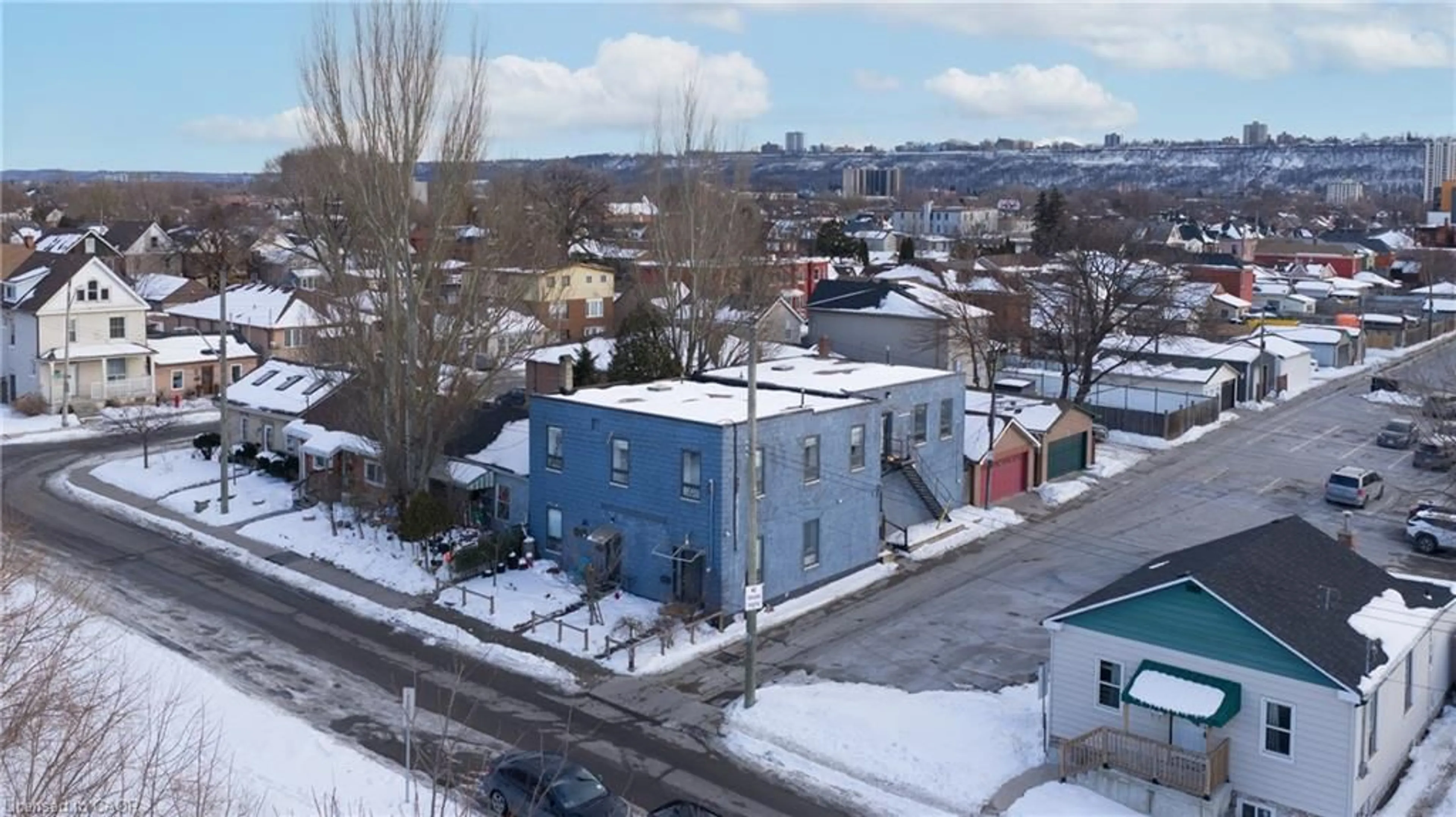 A pic from outside/outdoor area/front of a property/back of a property/a pic from drone, unknown for 86 Birge St, Hamilton Ontario L8L 3L4