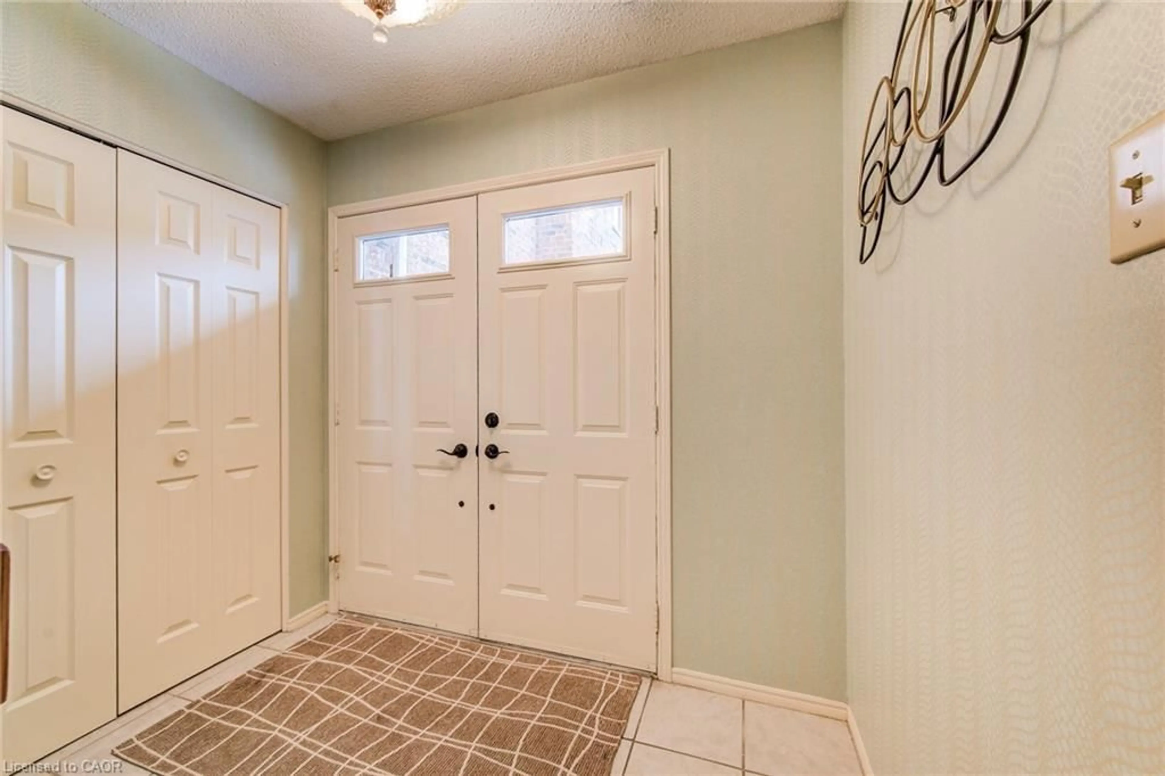 Indoor entryway for 50 Allen St #4, Waterloo Ontario N2L 6H2