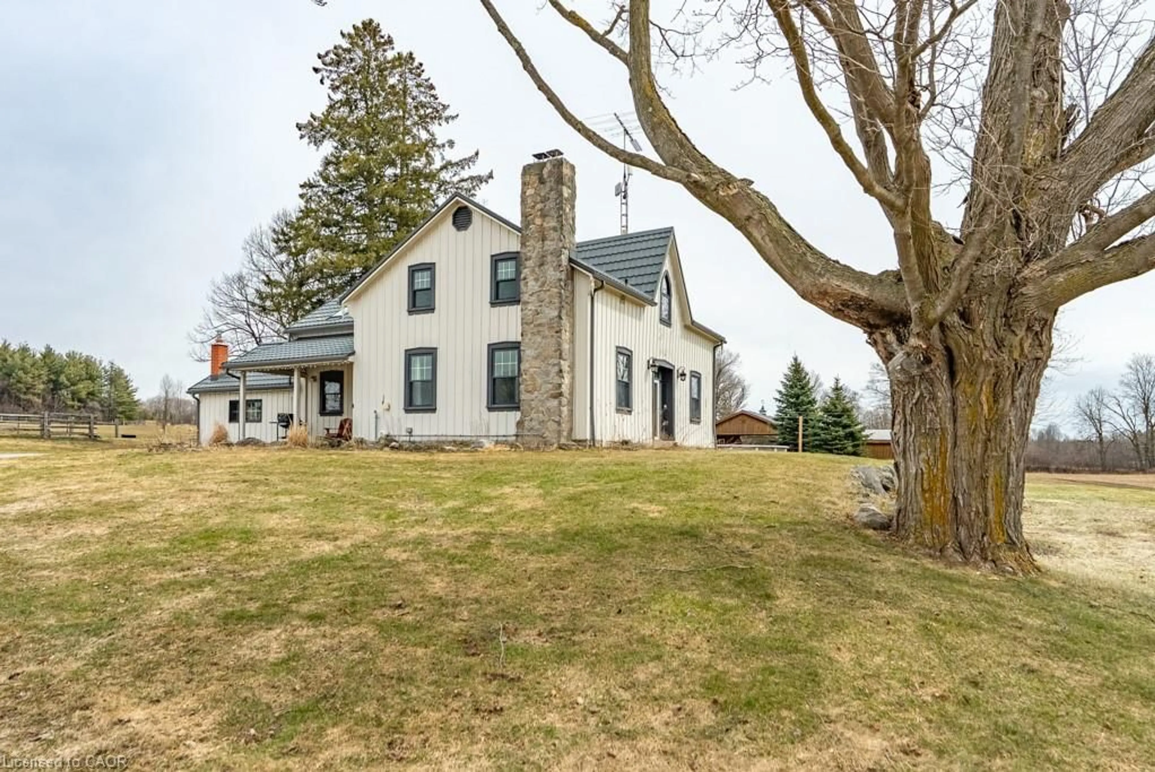 A pic from outside/outdoor area/front of a property/back of a property/a pic from drone, unknown for 13403 Second Line, Milton Ontario L0P 1B0