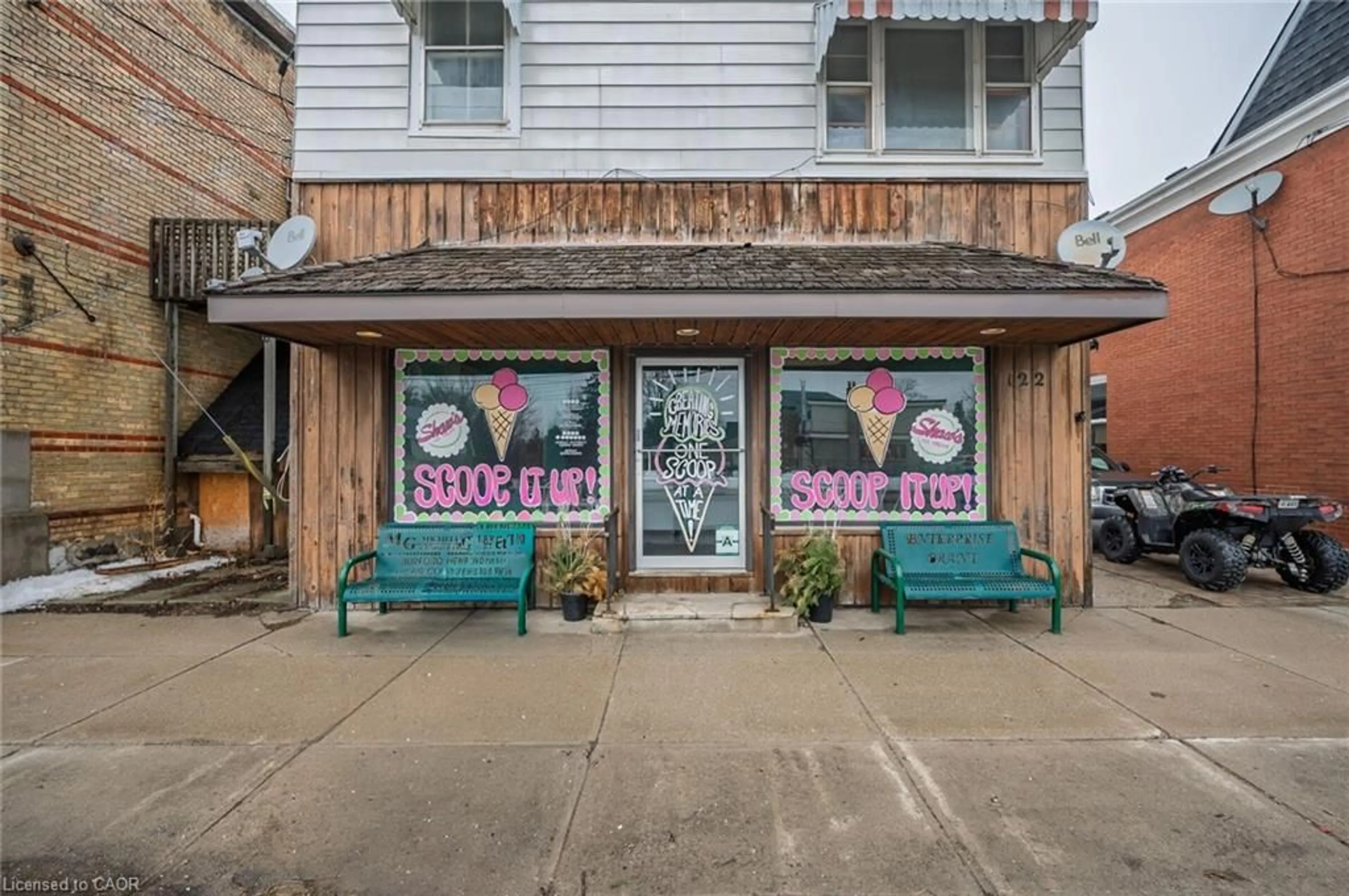 Patio, street for 122 King St, Burford Ontario N0E 1A0