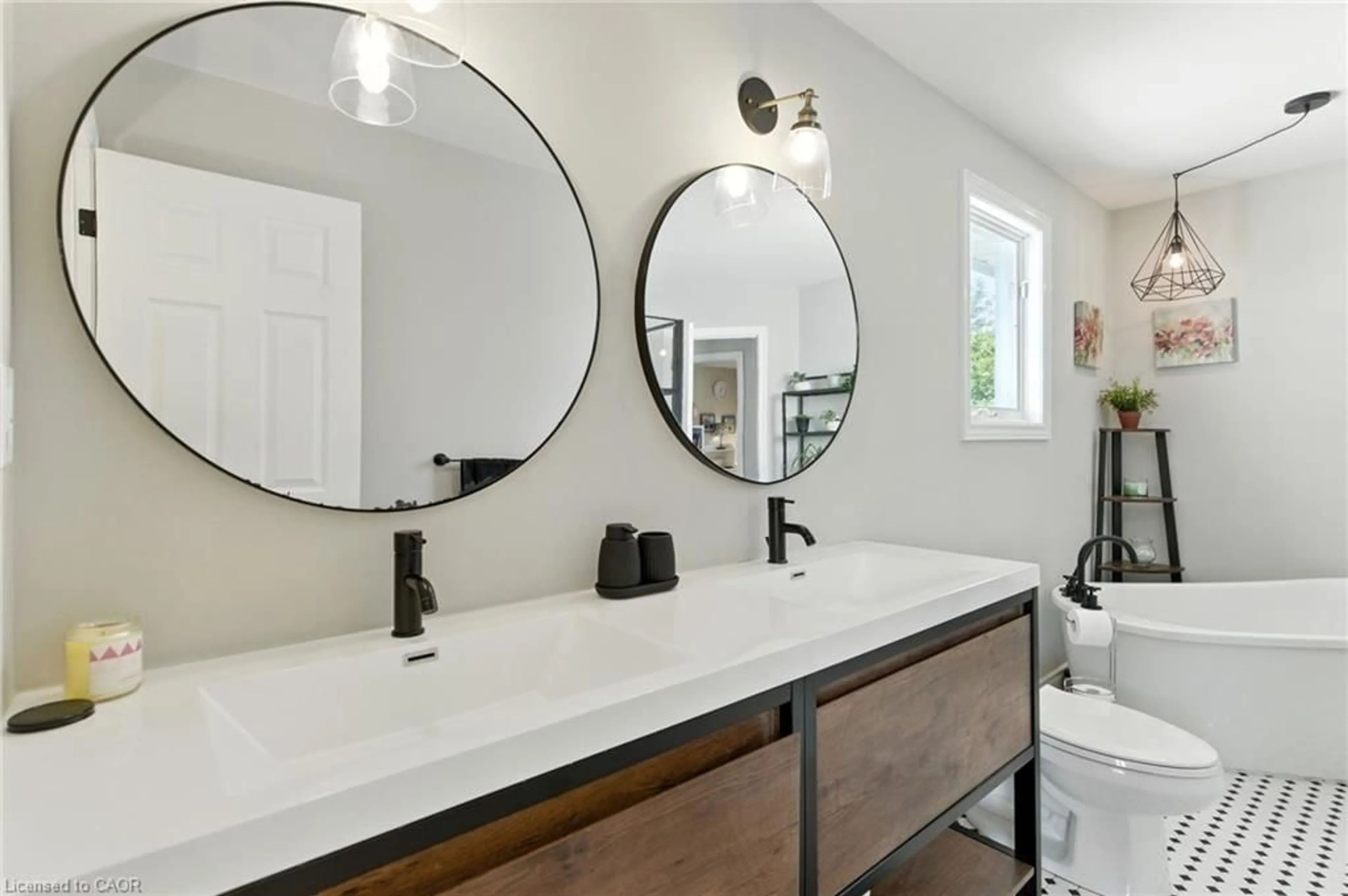 Contemporary bathroom, ceramic/tile floor for 2 Caledonia Ave, Caledonia Ontario N3W 2L1