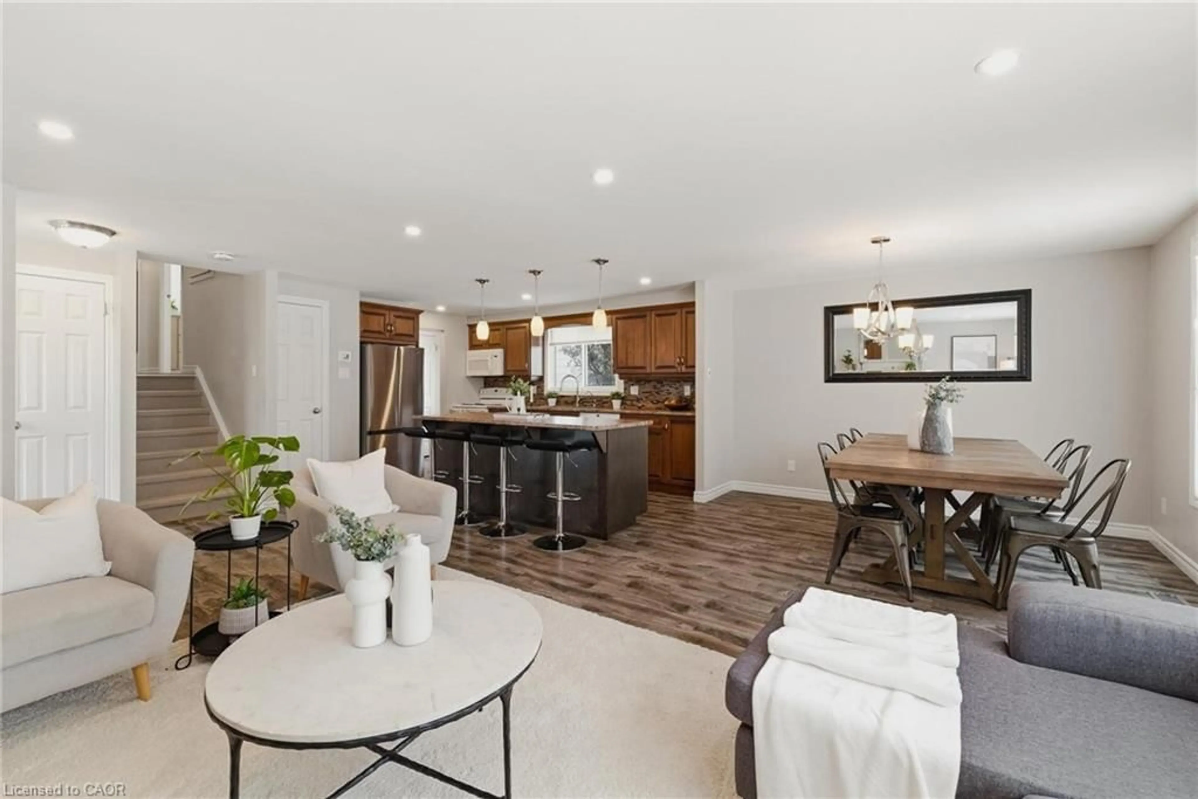 Open concept kitchen, ceramic/tile floor for 322 Sandowne Dr, Waterloo Ontario N2K 1V8