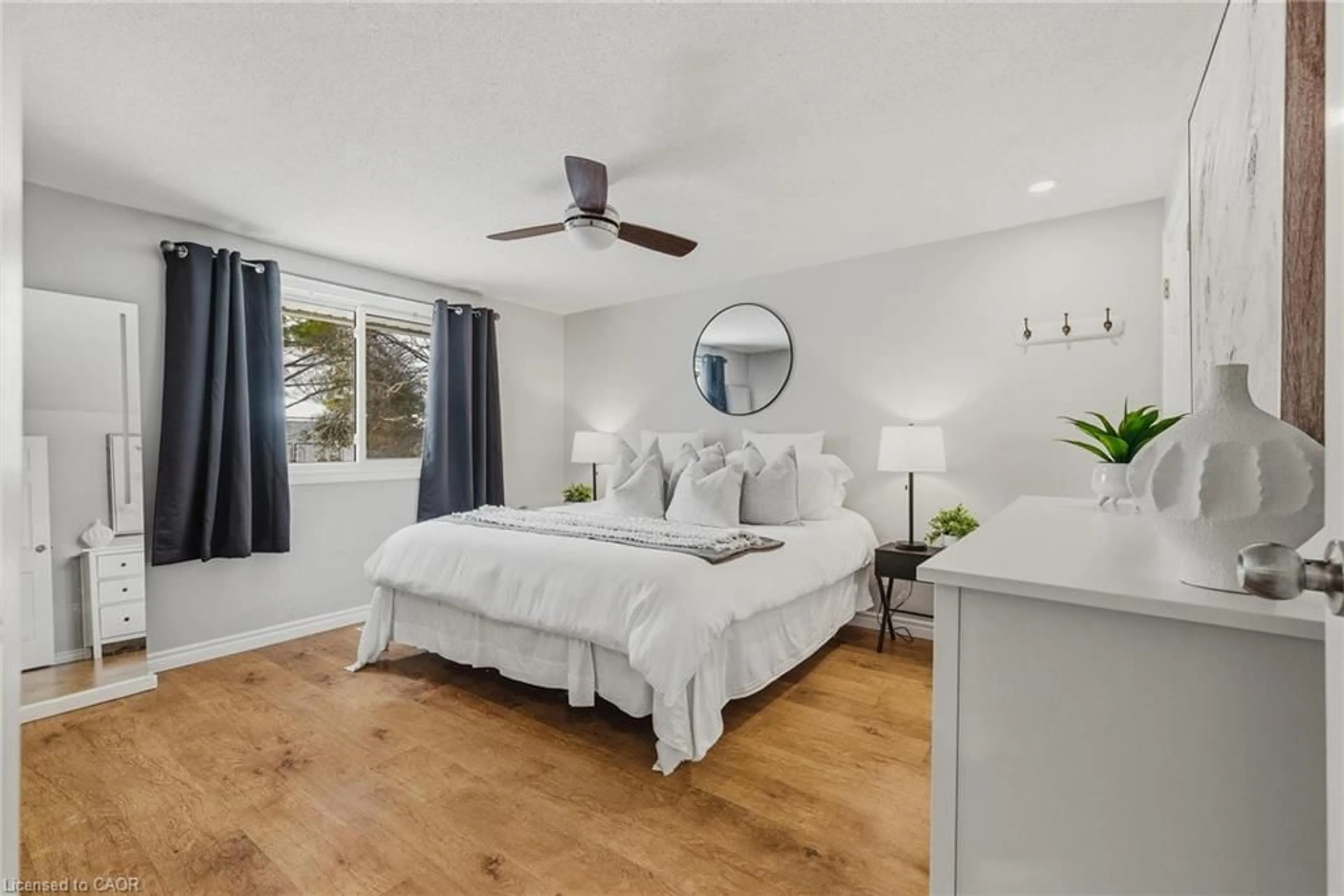 Bedroom with bed, wood/laminate floor for 322 Sandowne Dr, Waterloo Ontario N2K 1V8