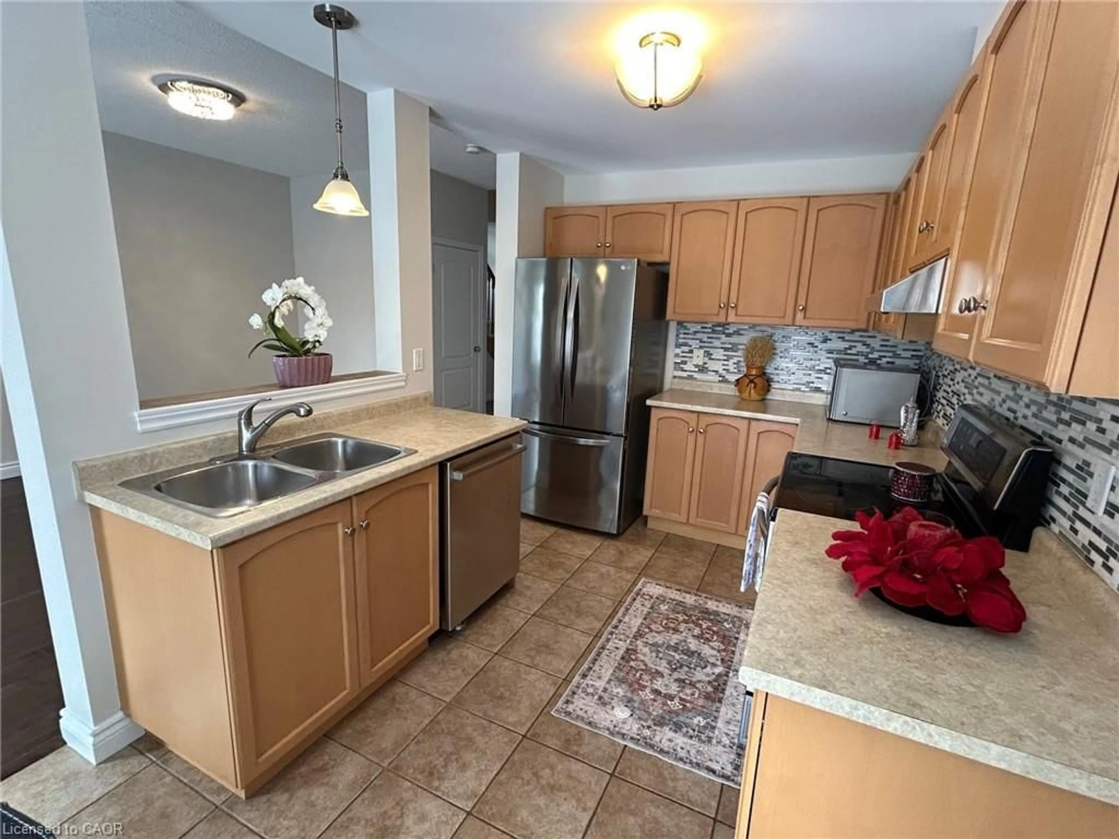 Standard kitchen, unknown for 22 Liddycoat Lane, Ancaster Ontario L9G 0A7