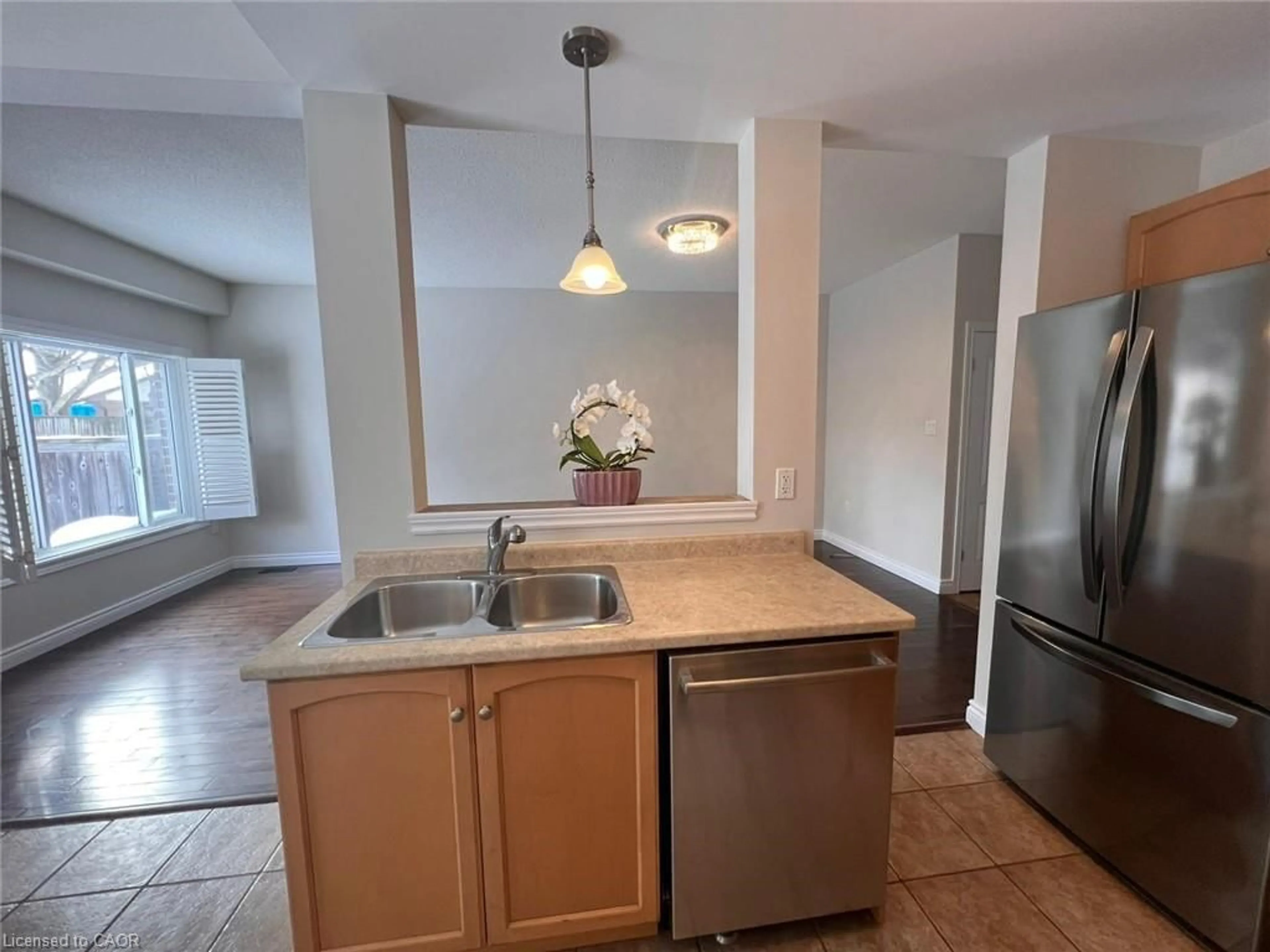 Standard kitchen, unknown for 22 Liddycoat Lane, Ancaster Ontario L9G 0A7