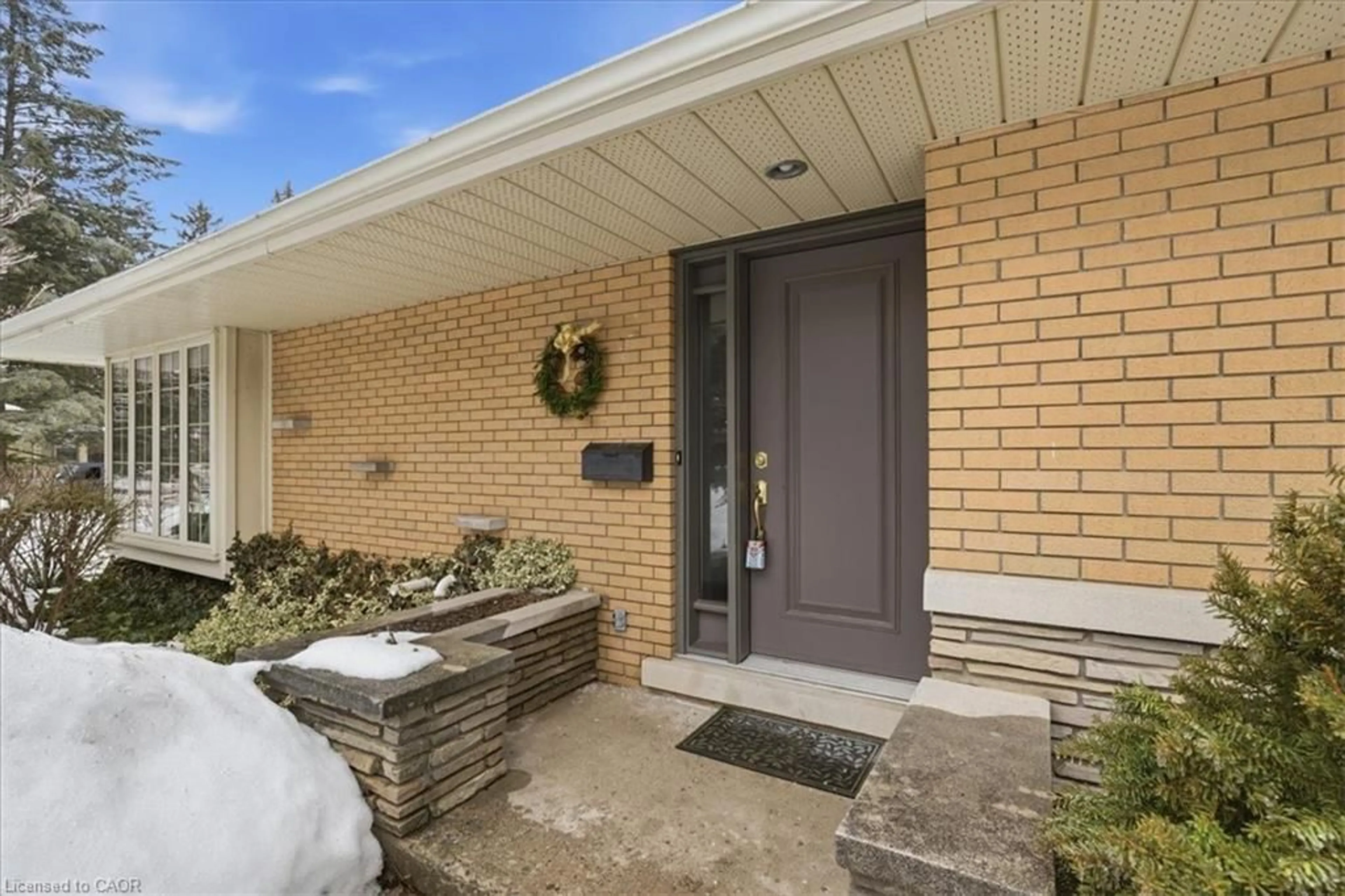 Indoor entryway for 438 Glasgow St, Kitchener Ontario N2M 2N2