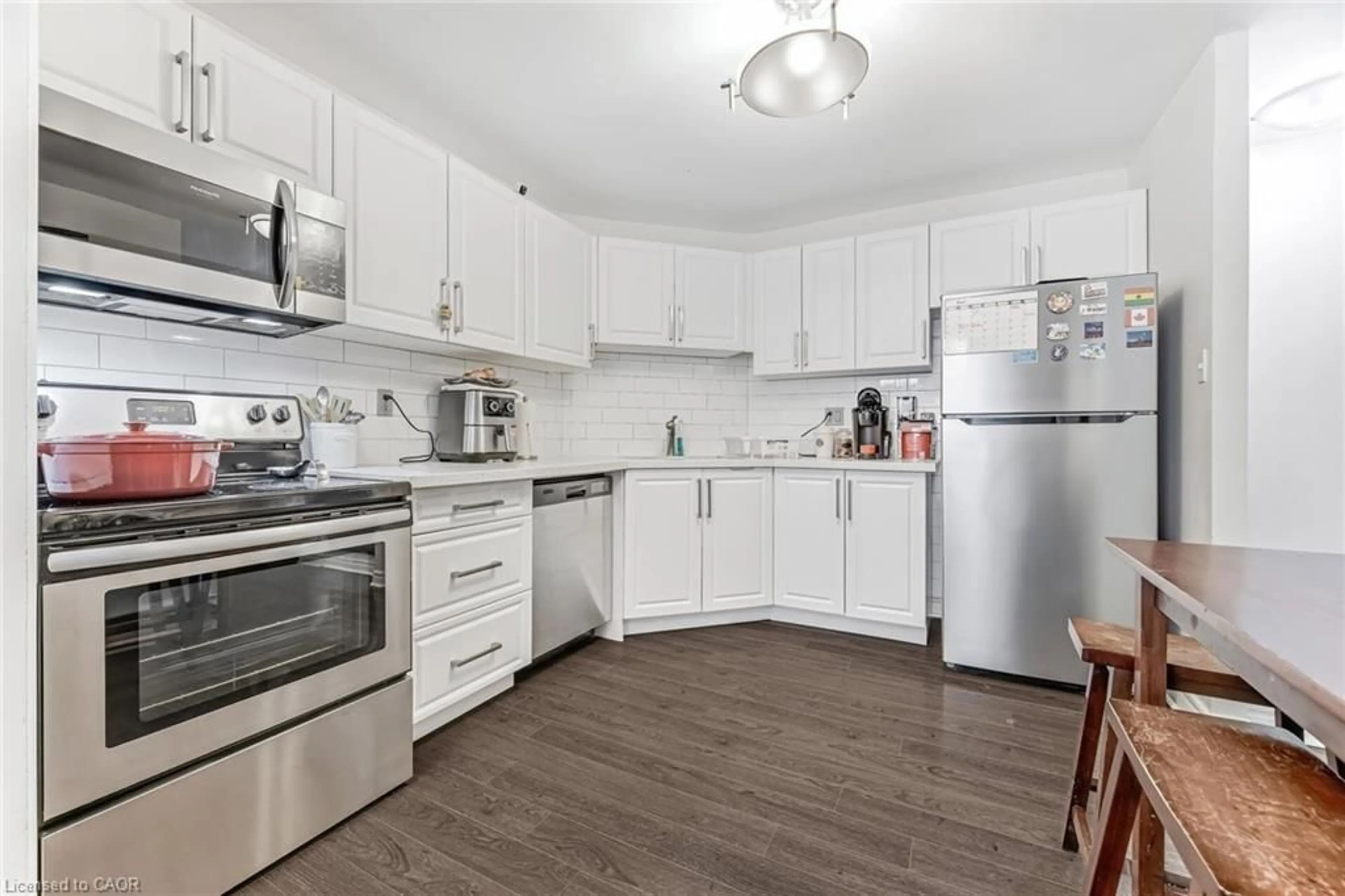 Standard kitchen, unknown for 2035 South Millway, Mississauga Ontario L5L 1R7