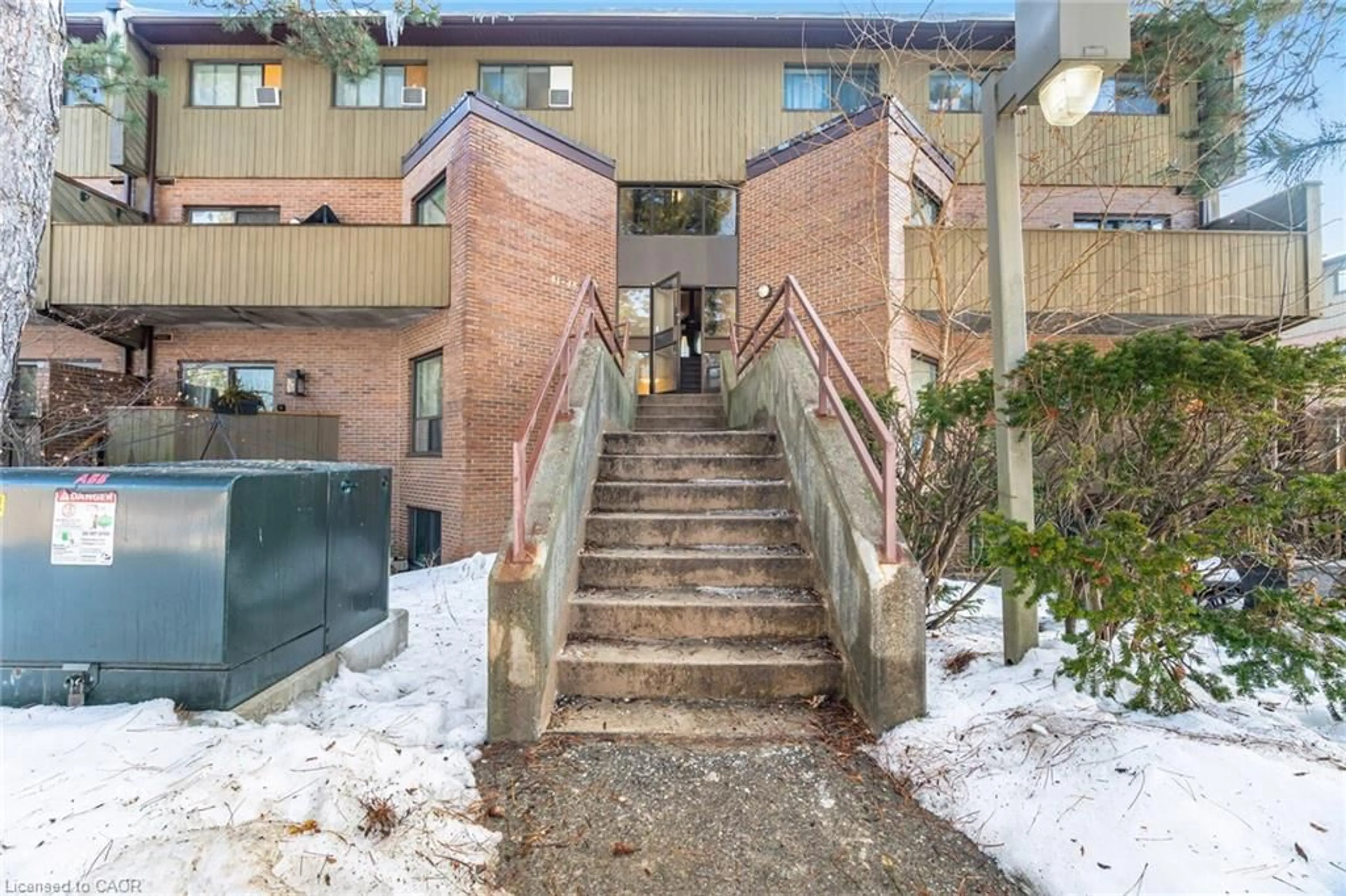 Stairs for 2035 South Millway, Mississauga Ontario L5L 1R7