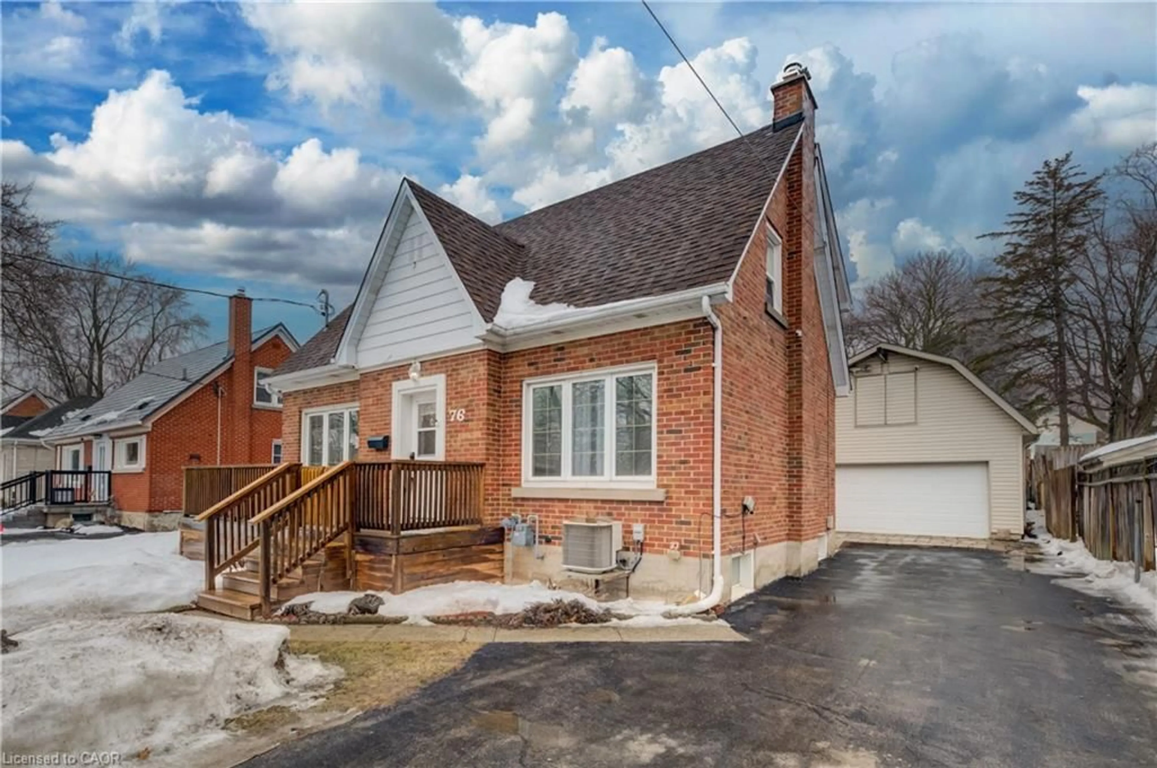 Home with brick exterior material, street for 76 Brentwood Ave, Kitchener Ontario N2H 2C8