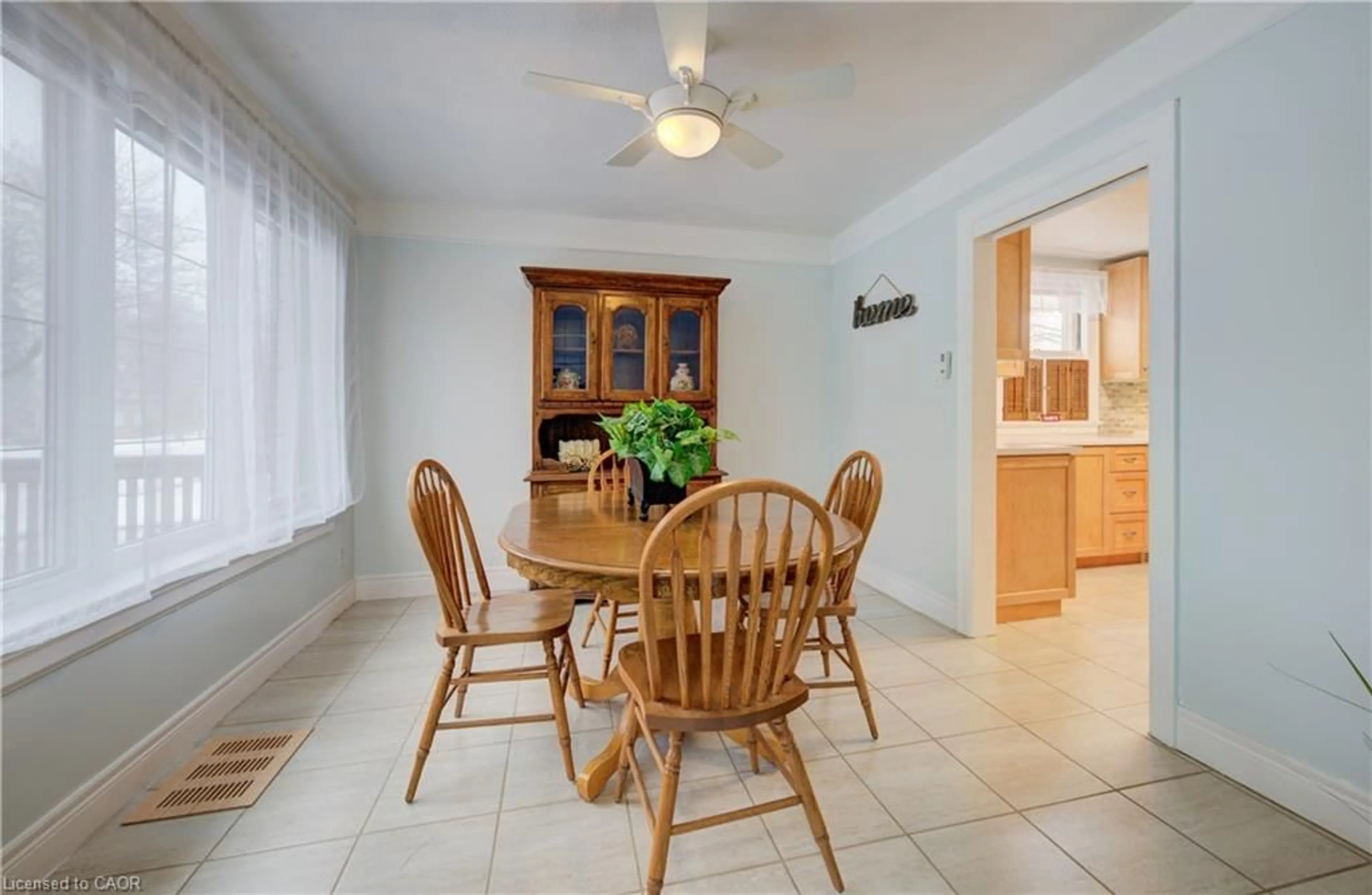 Dining room, ceramic/tile floor for 76 Brentwood Ave, Kitchener Ontario N2H 2C8
