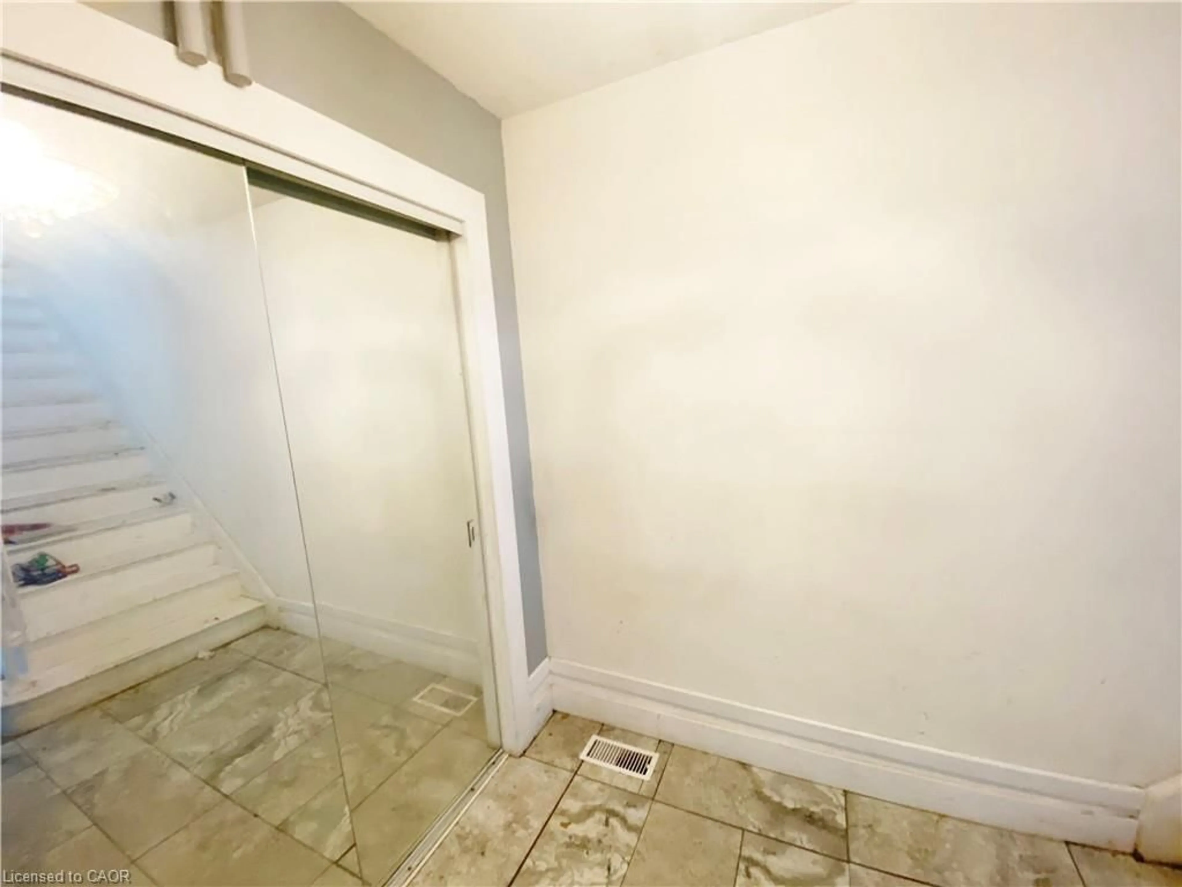 A pic of a room for 64 Alderwood Cres, Cambridge Ontario N1S 3T1