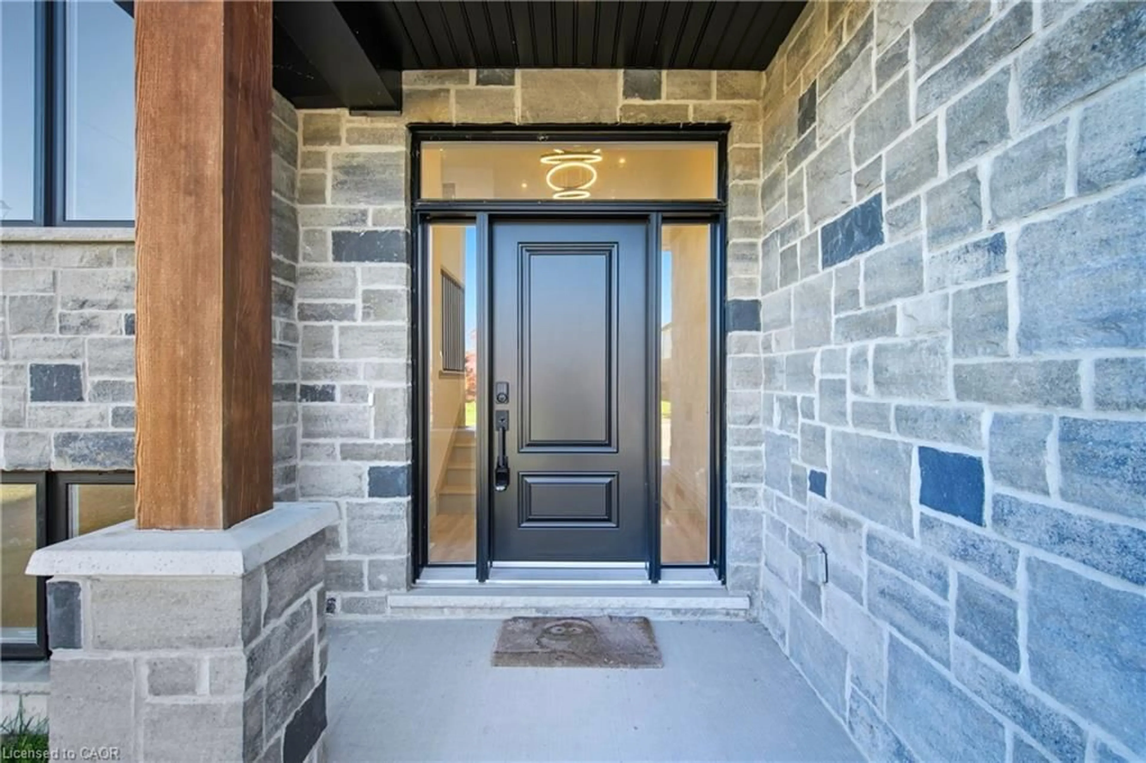 Indoor entryway for 174 Pike Creek Dr, Cayuga Ontario N0A 1E0