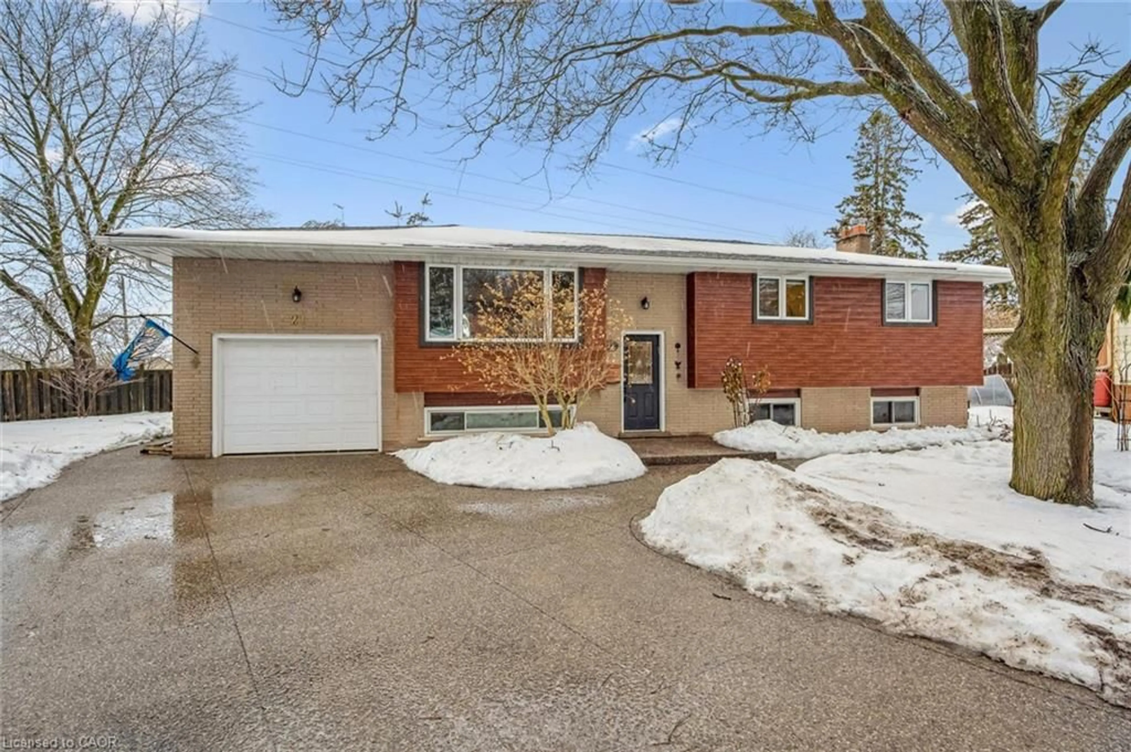 Home with brick exterior material, street for 21 Oriole Cres, Guelph Ontario N1G 1J5