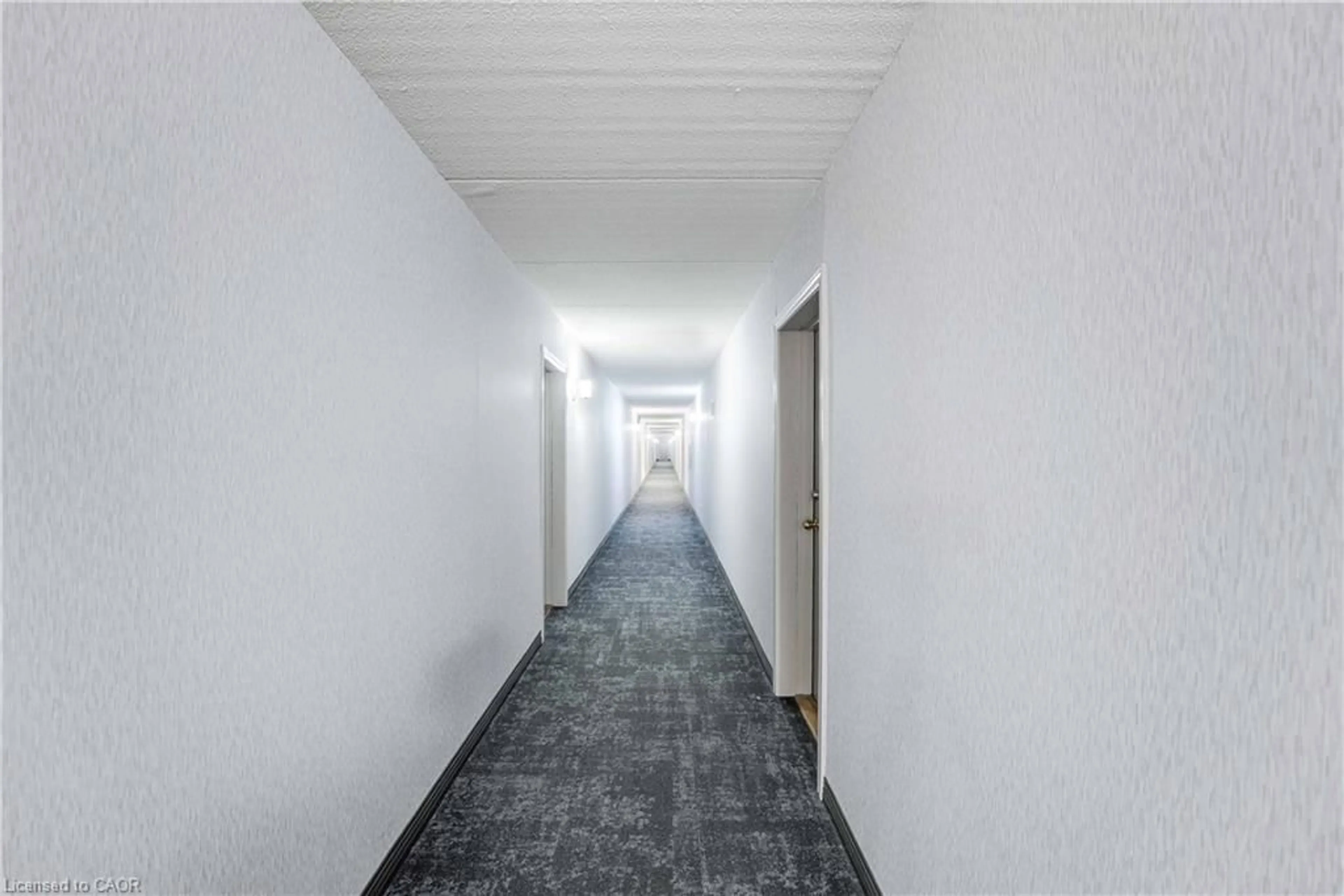 Indoor foyer for 198 Scott St #410, St. Catharines Ontario L2N 5T3