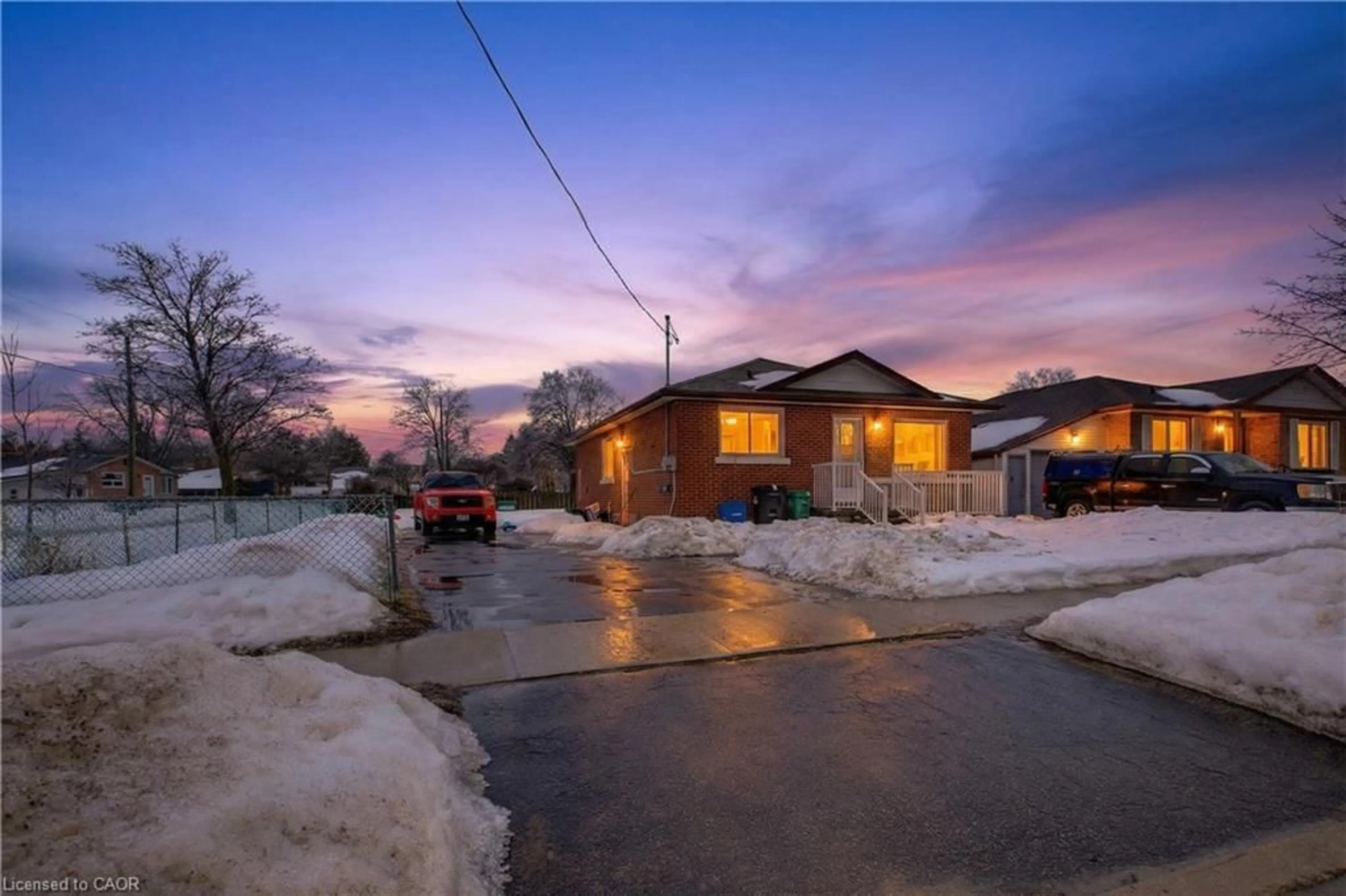 Unknown for 31 Hoffman St, Kitchener Ontario N2M 3M8