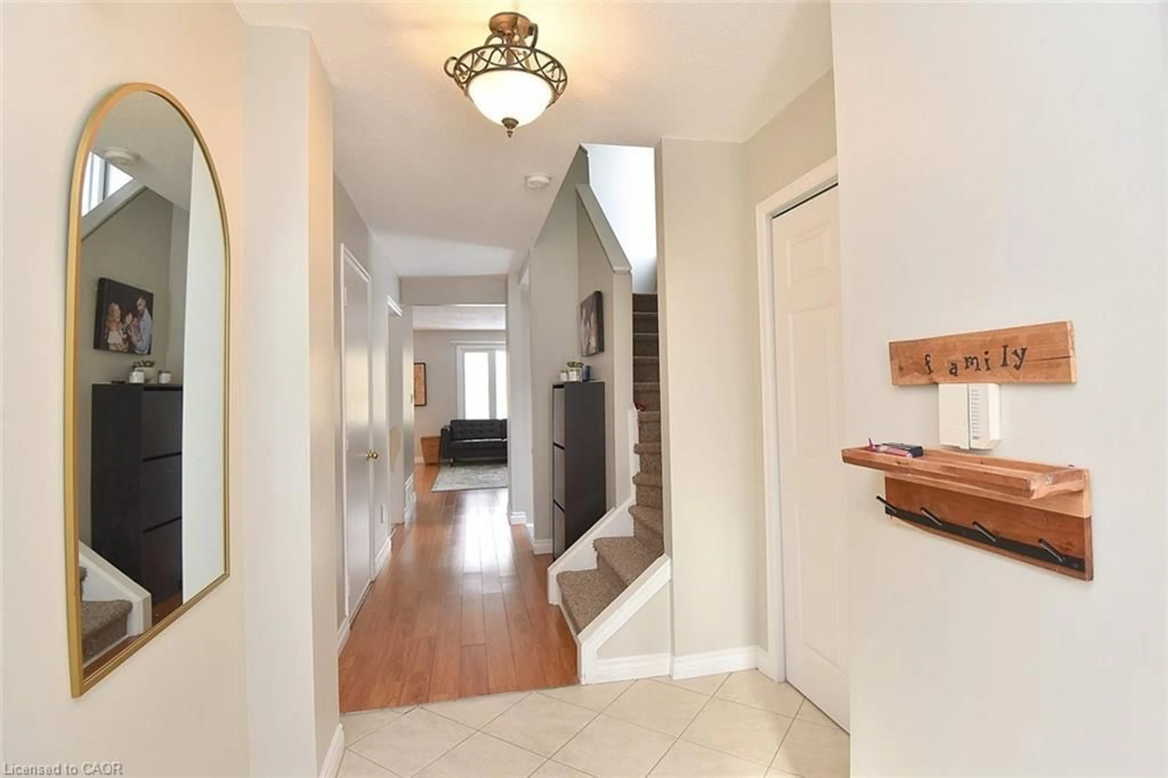 Indoor entryway for 109 Wilson St #15, Ancaster Ontario L9G 1N4