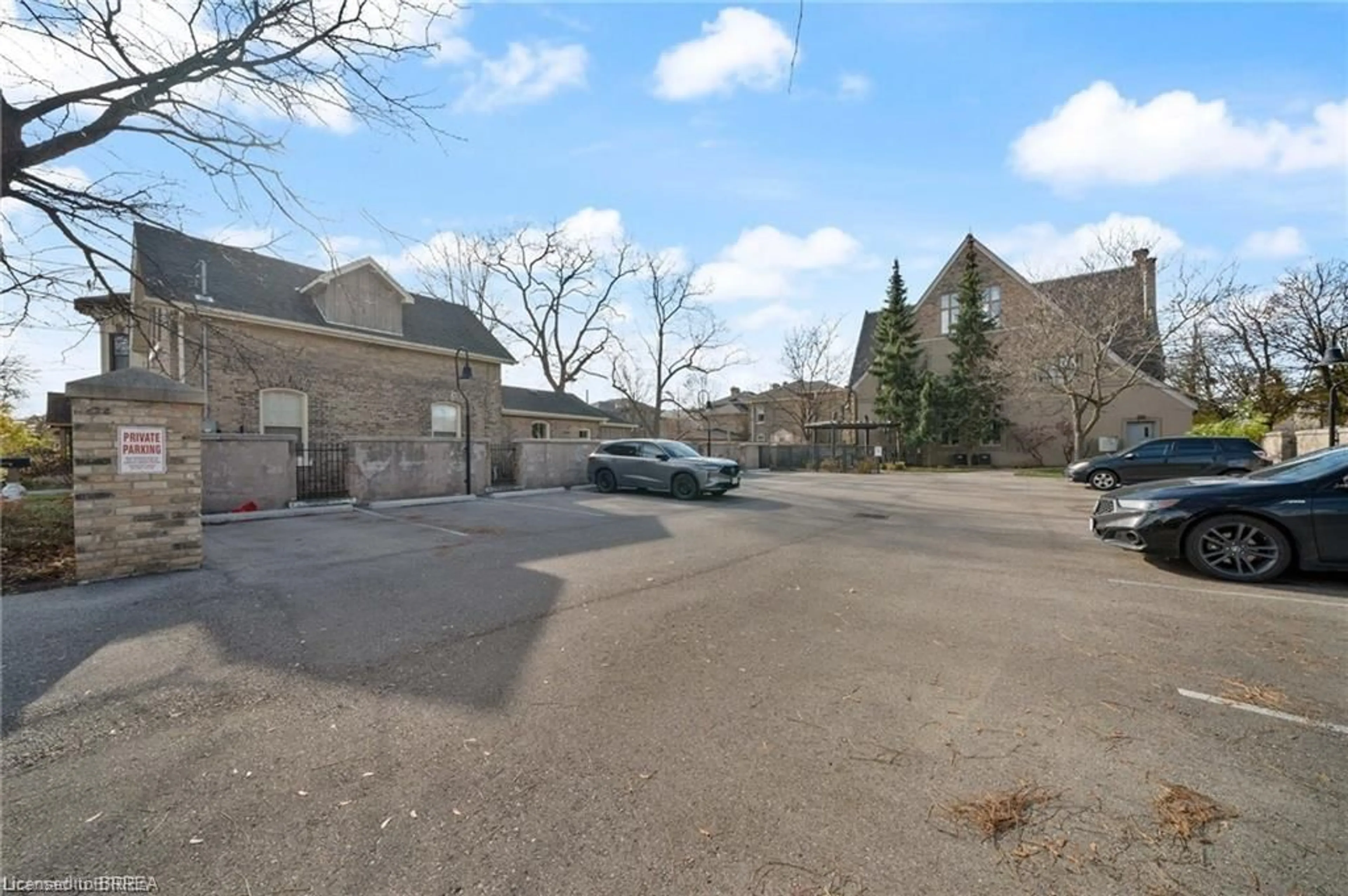 Parking for 21 Richmond St #102, Brantford Ontario N3T 3X9