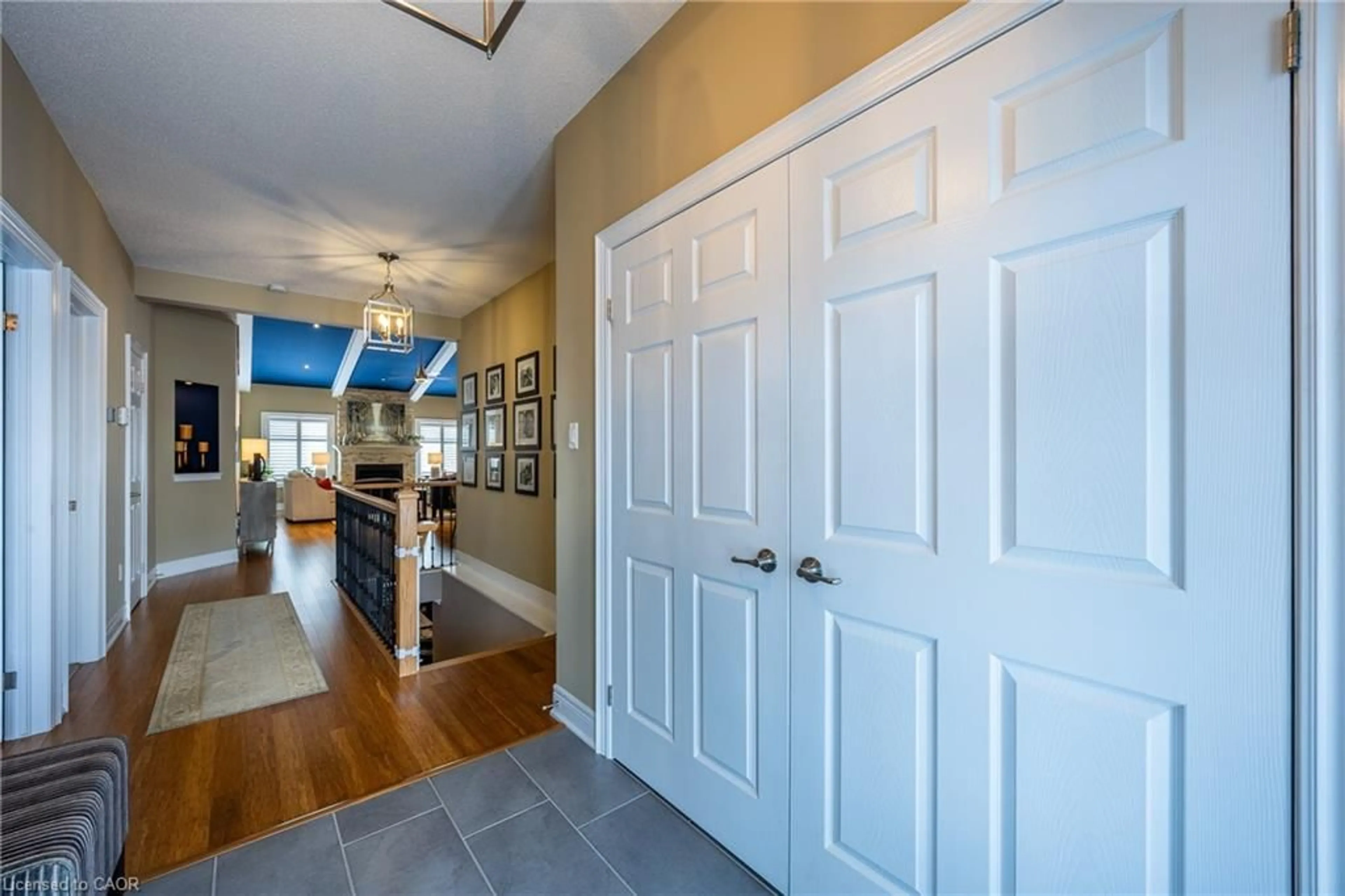 Indoor entryway for 27 Viking Lane, Port Dover Ontario N0A 1N3