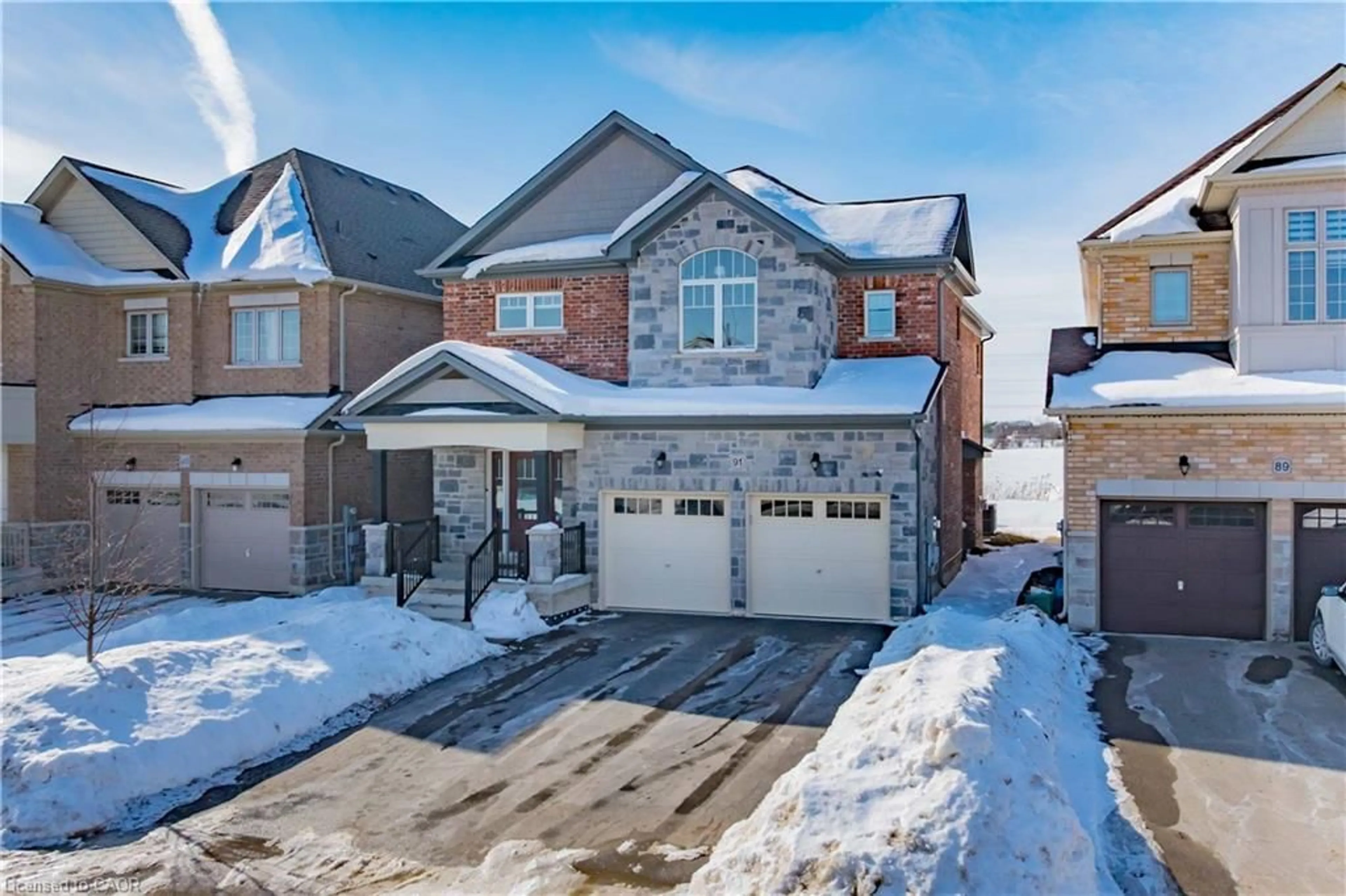 A pic from outside/outdoor area/front of a property/back of a property/a pic from drone, street for 91 Homestead Way, Thorold Ontario L2V 0B7