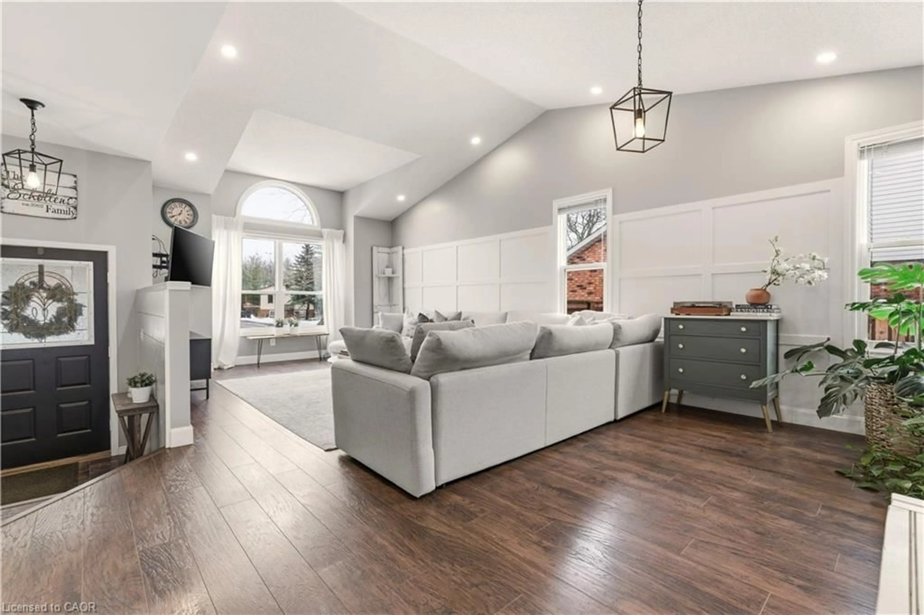 Open concept kitchen, unknown for 113 Edward Crt, Smithville Ontario L0R 2A0