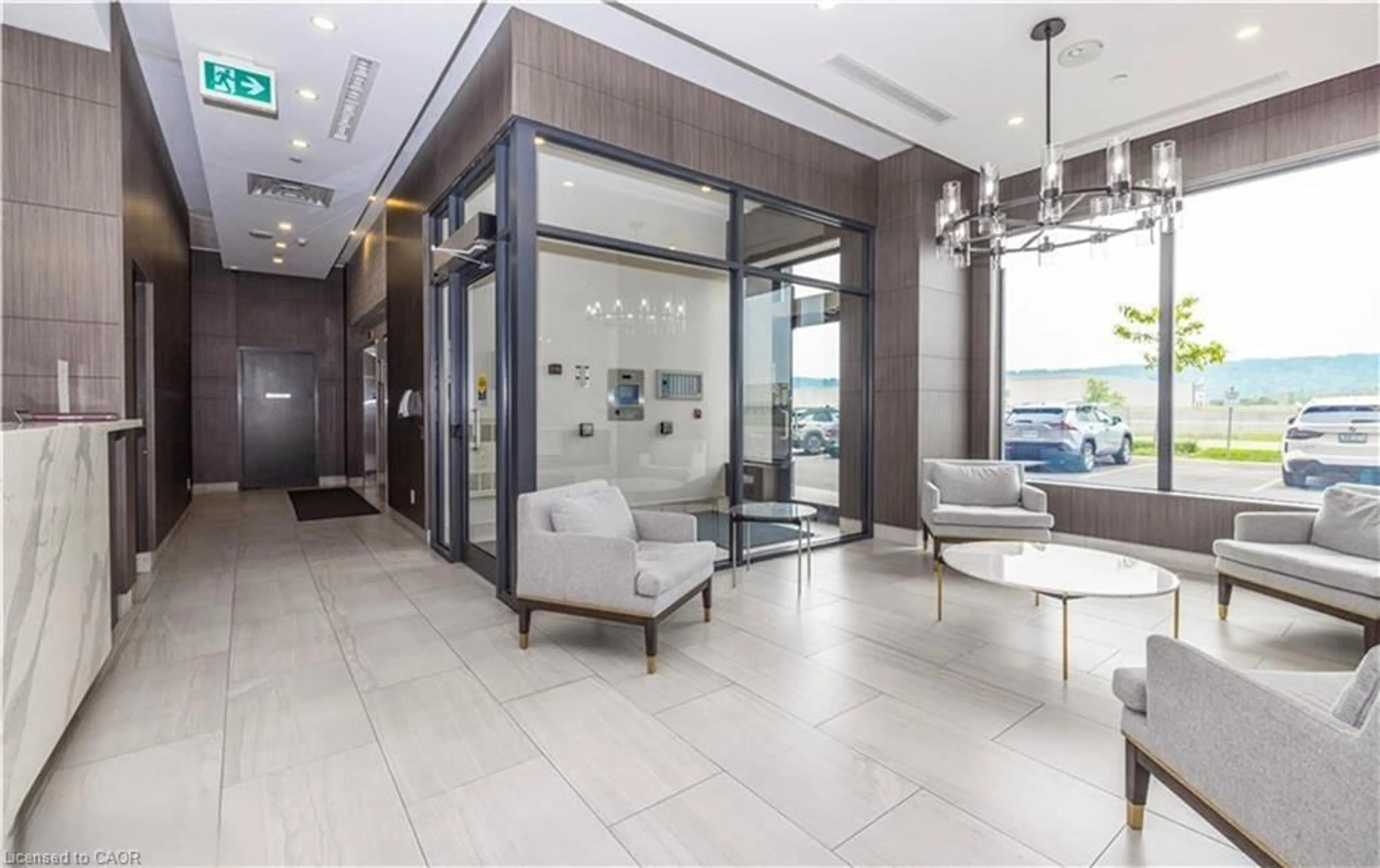 Lobby for 550 North Service Rd #905, Grimsby Ontario L3M 0H9