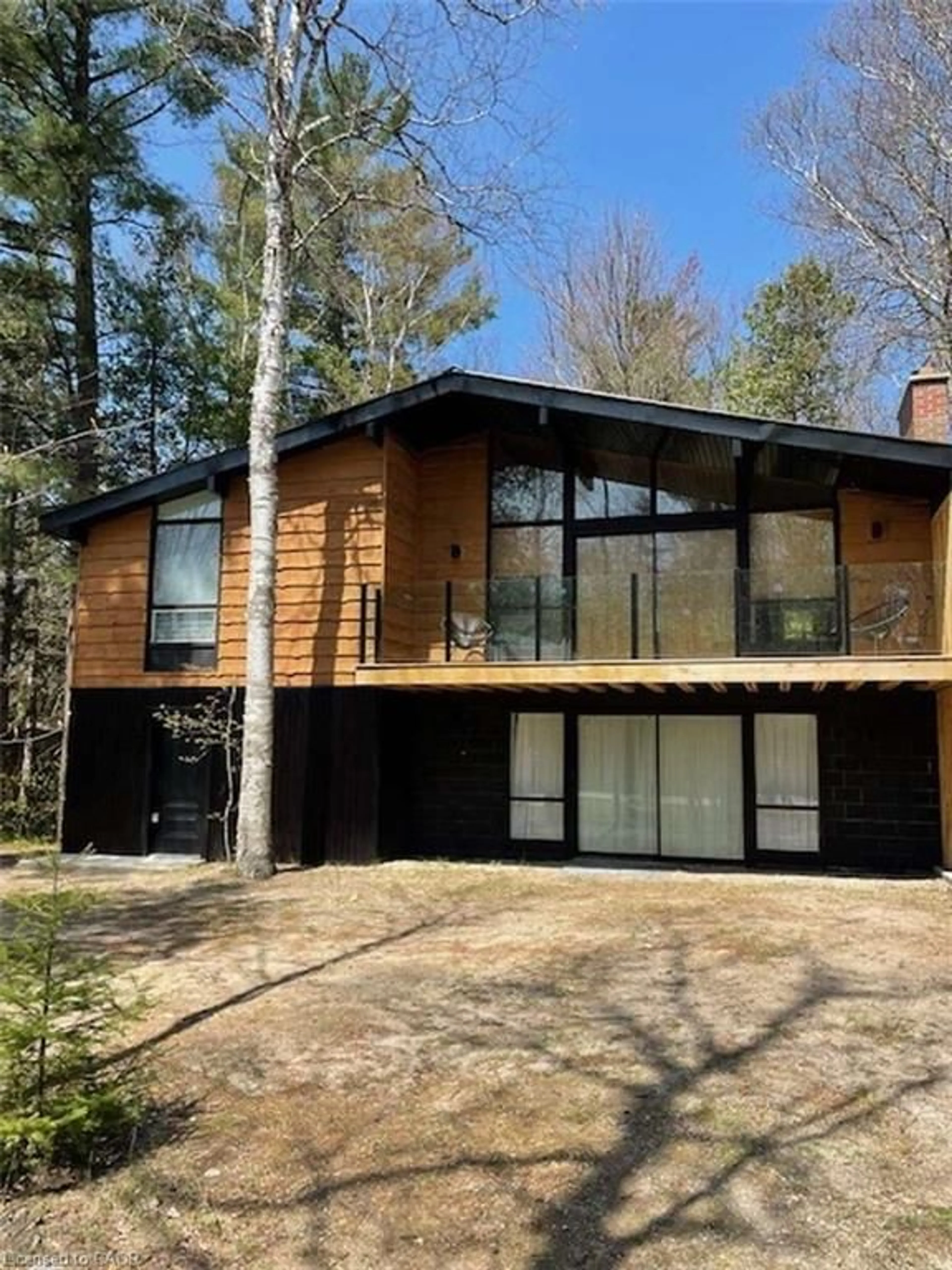 Home with vinyl exterior material, unknown for 28 Birch Trail, Wasaga Beach Ontario L9Z 2S1