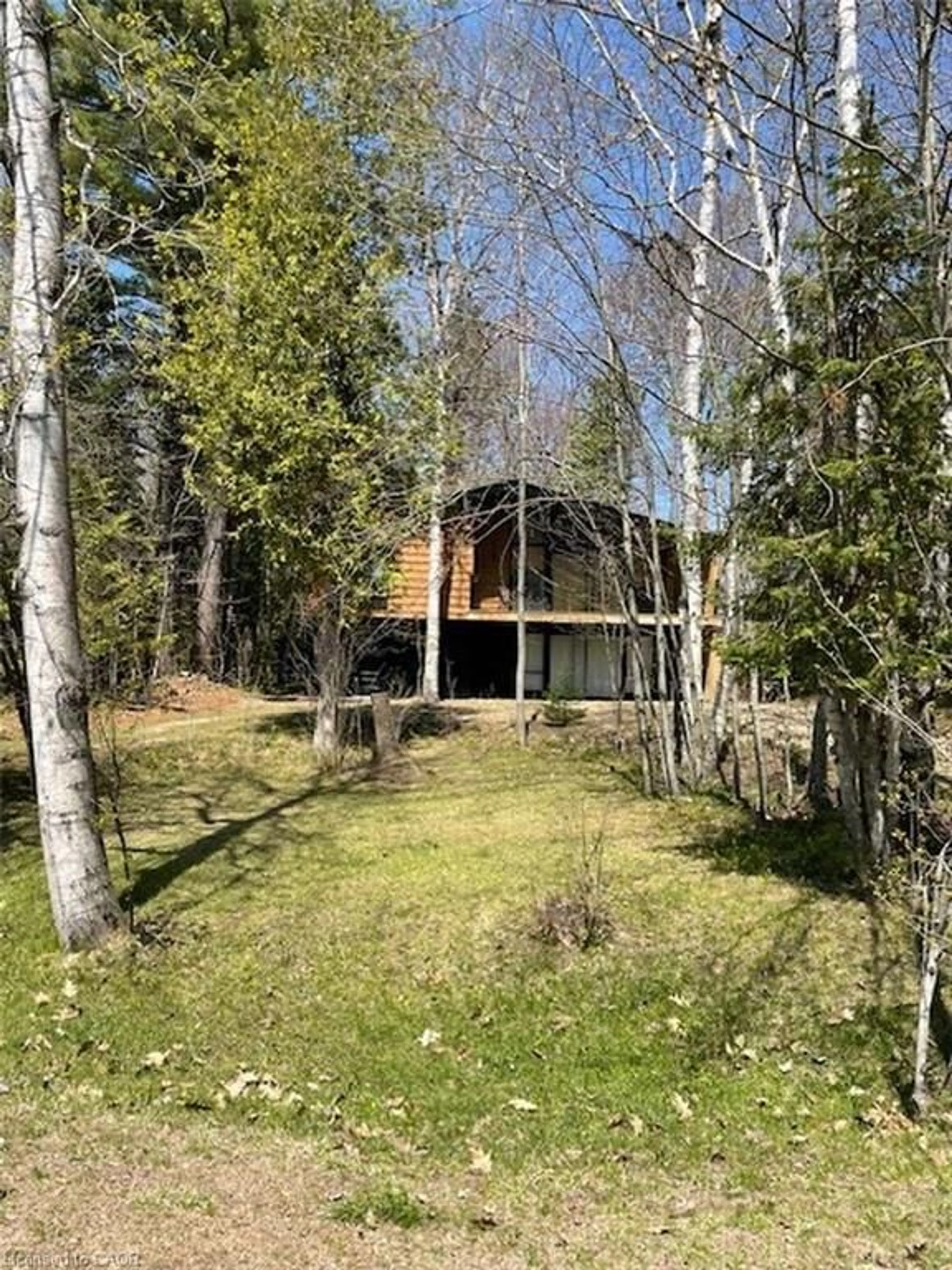 A pic from outside/outdoor area/front of a property/back of a property/a pic from drone, forest/trees view for 28 Birch Trail, Wasaga Beach Ontario L9Z 2S1