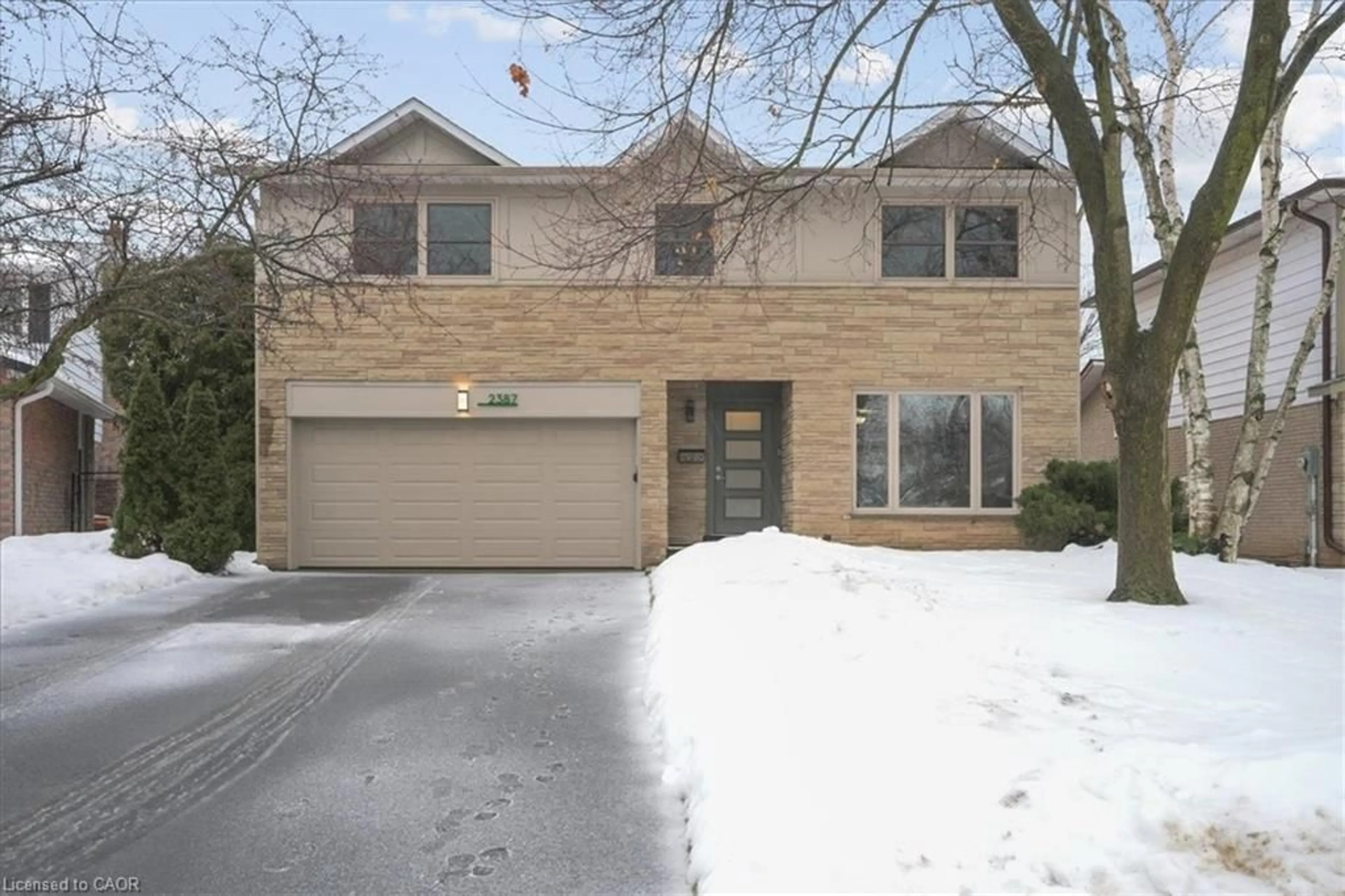 Home with brick exterior material, street for 2387 Rushbury Crt, Burlington Ontario L7P 3V8