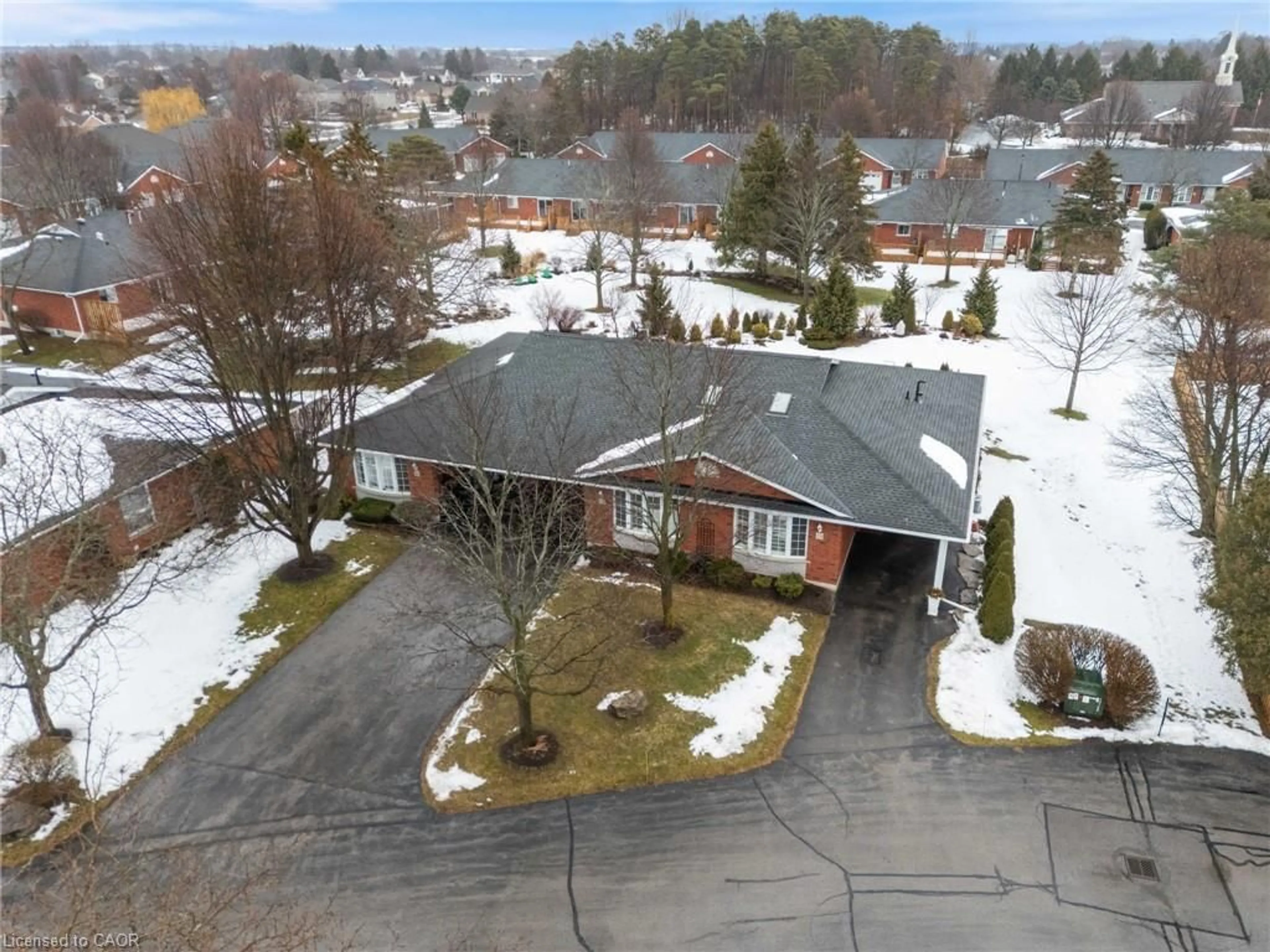 A pic from outside/outdoor area/front of a property/back of a property/a pic from drone, street for 175 Victoria St #30, Simcoe Ontario N3Y 5L8