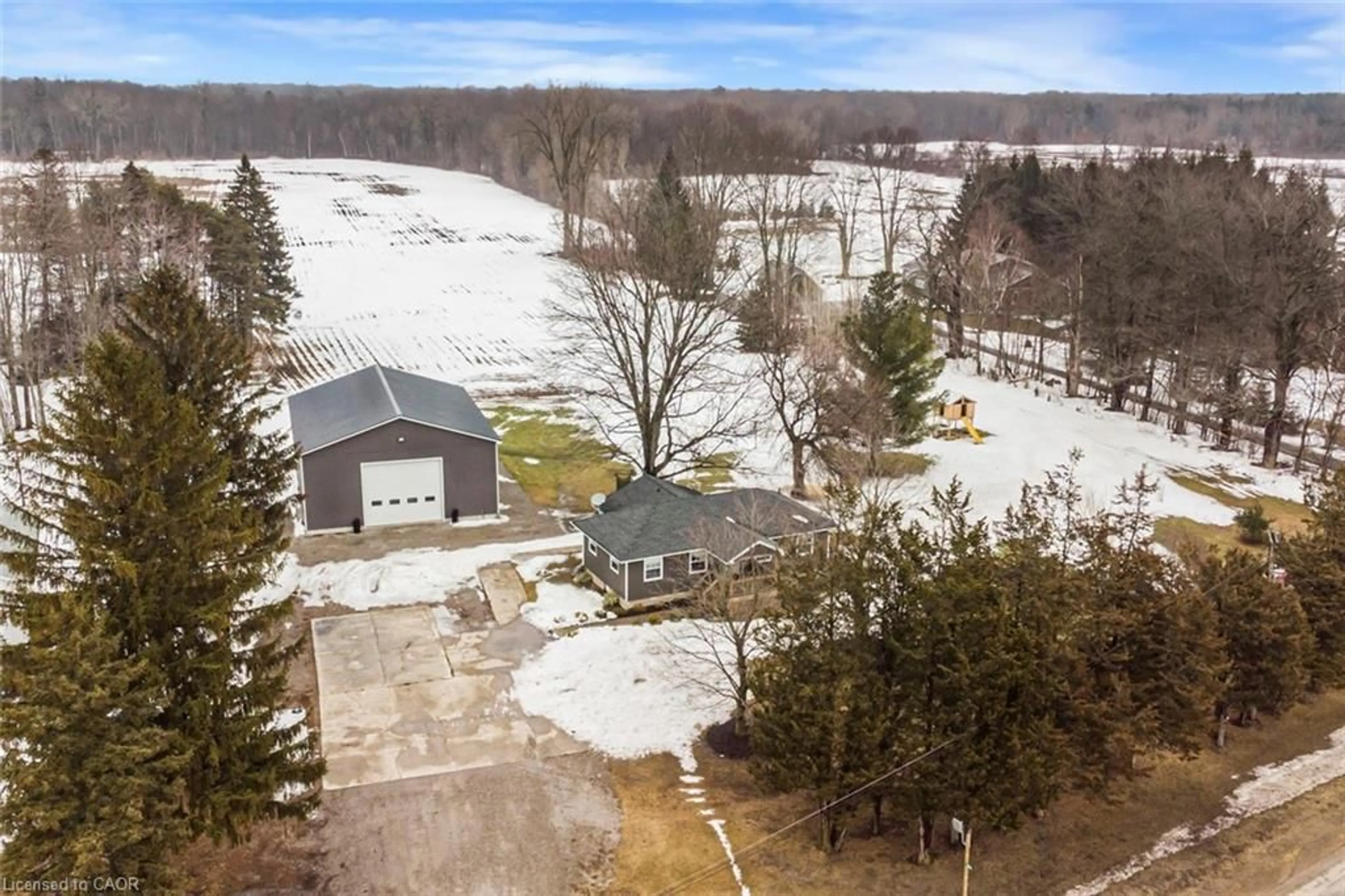 A pic from outside/outdoor area/front of a property/back of a property/a pic from drone, unknown for 353 Inman Rd, Dunnville Ontario N1A 2W5