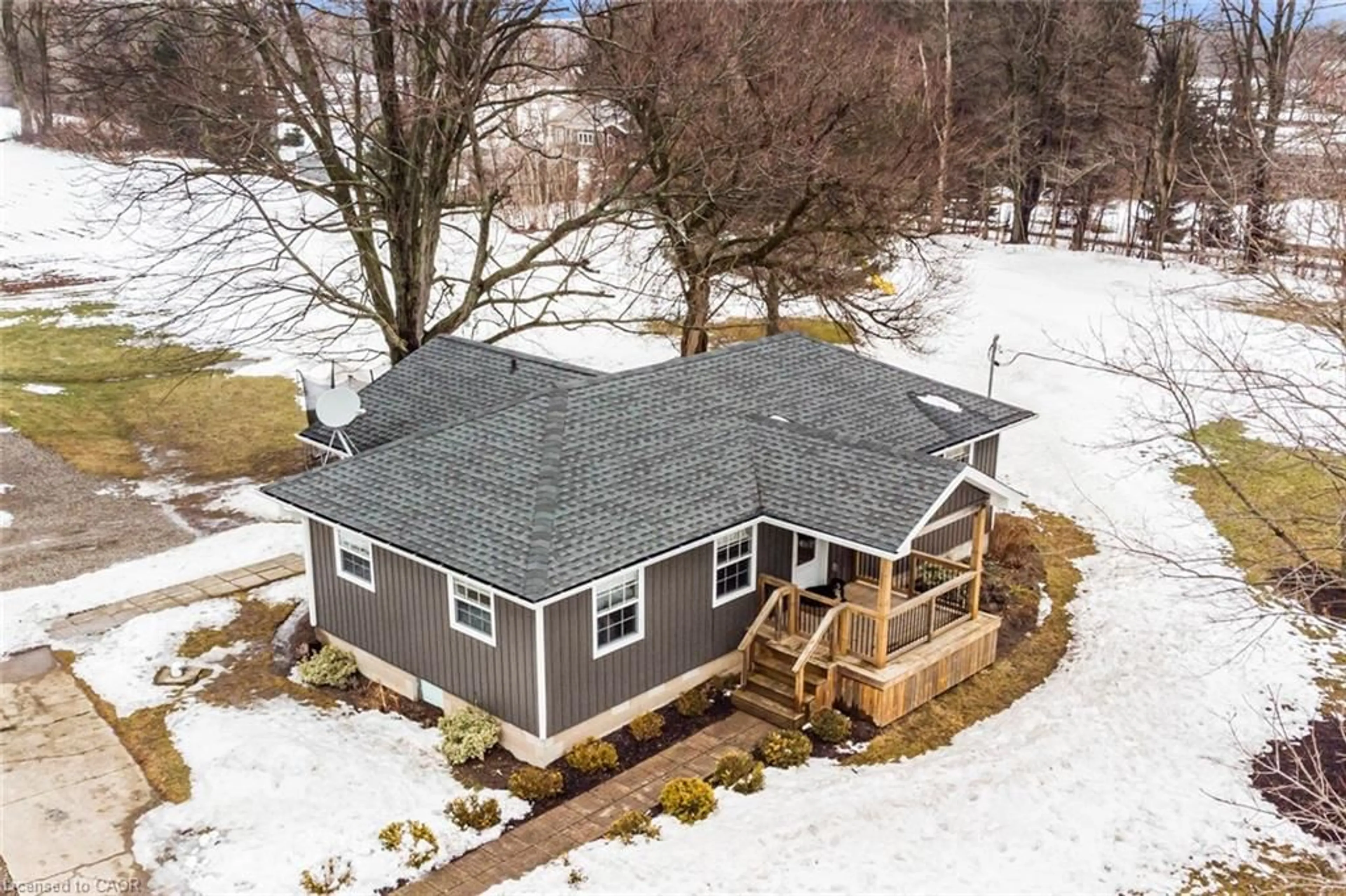 A pic from outside/outdoor area/front of a property/back of a property/a pic from drone, unknown for 353 Inman Rd, Dunnville Ontario N1A 2W5