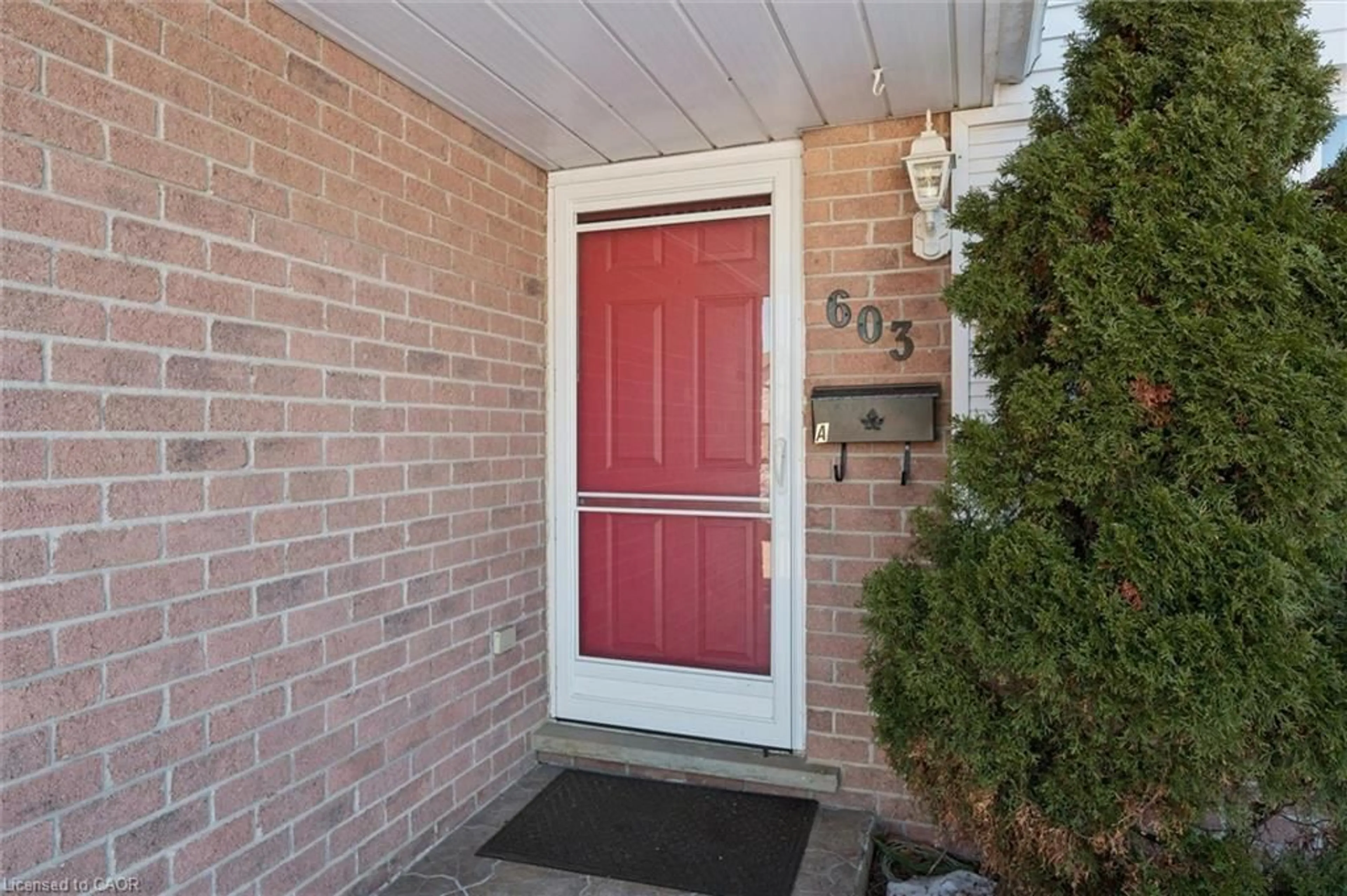 Indoor entryway for 603 Royal Beech Dr #A, Waterloo Ontario N2T 2K3