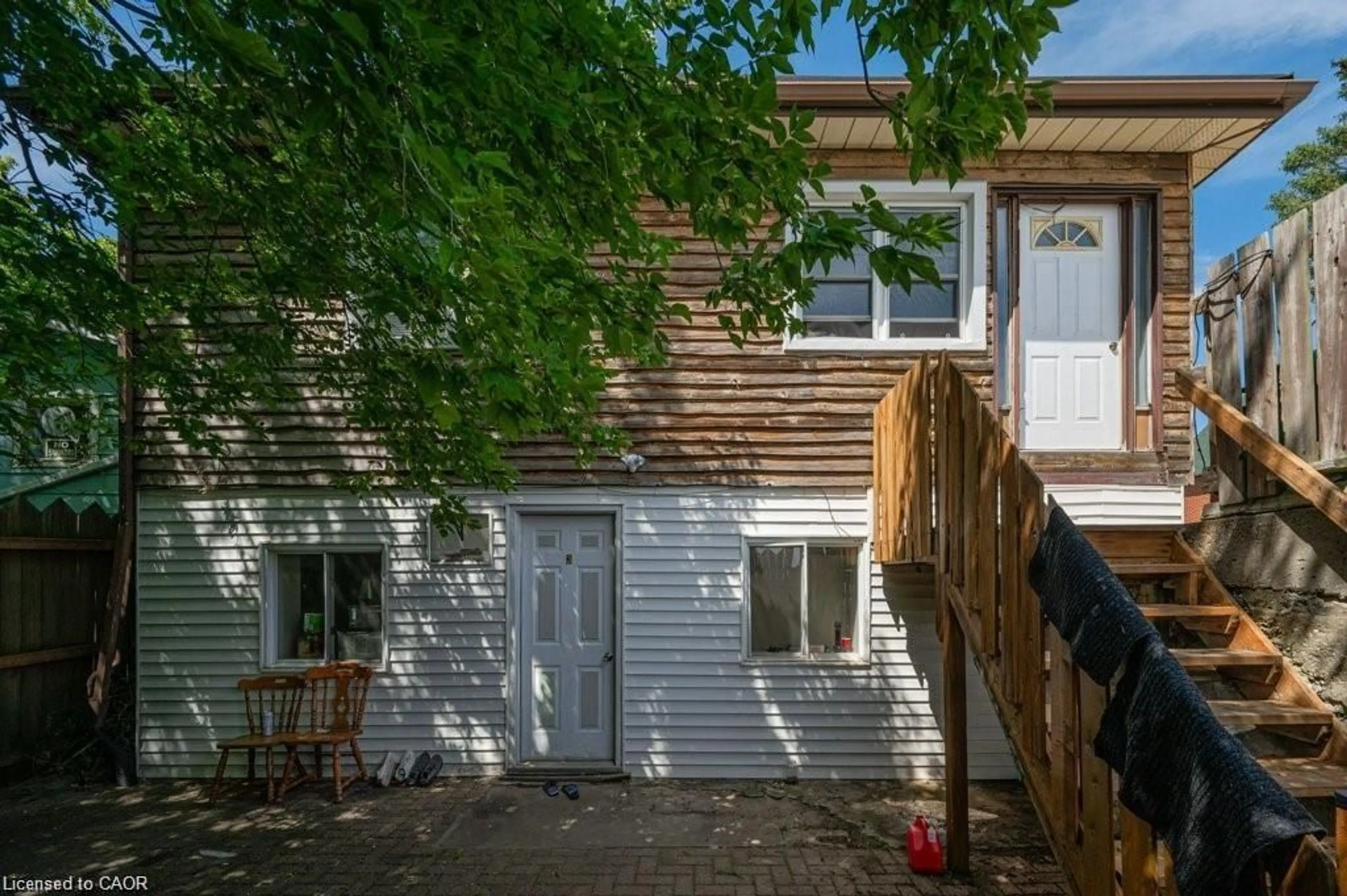 Patio, street for 287 Blucher Rd, Kitchener Ontario N2H 5V8