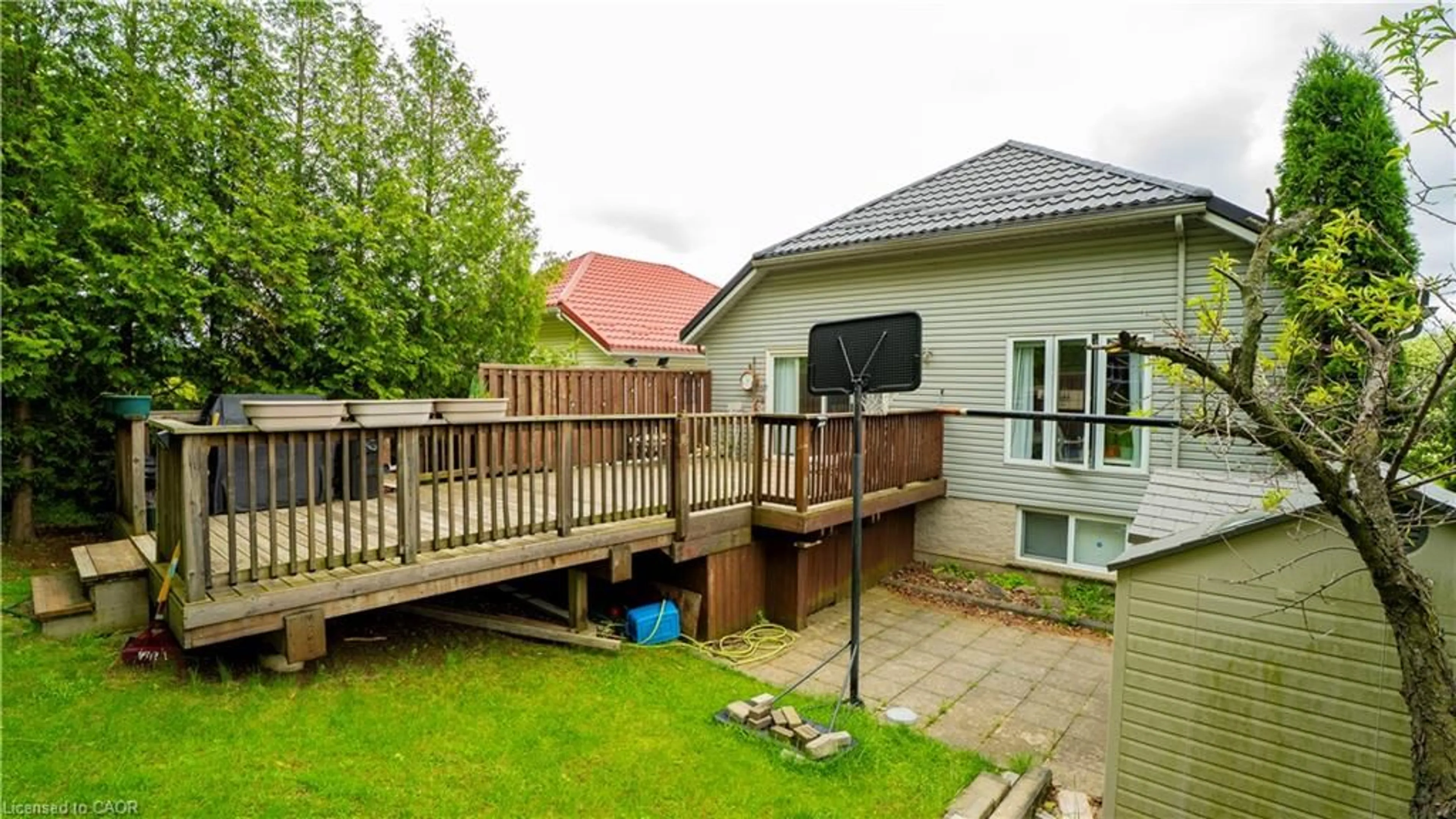 Patio, street for 44 Dunnigan Dr, Kitchener Ontario N2B 3W5