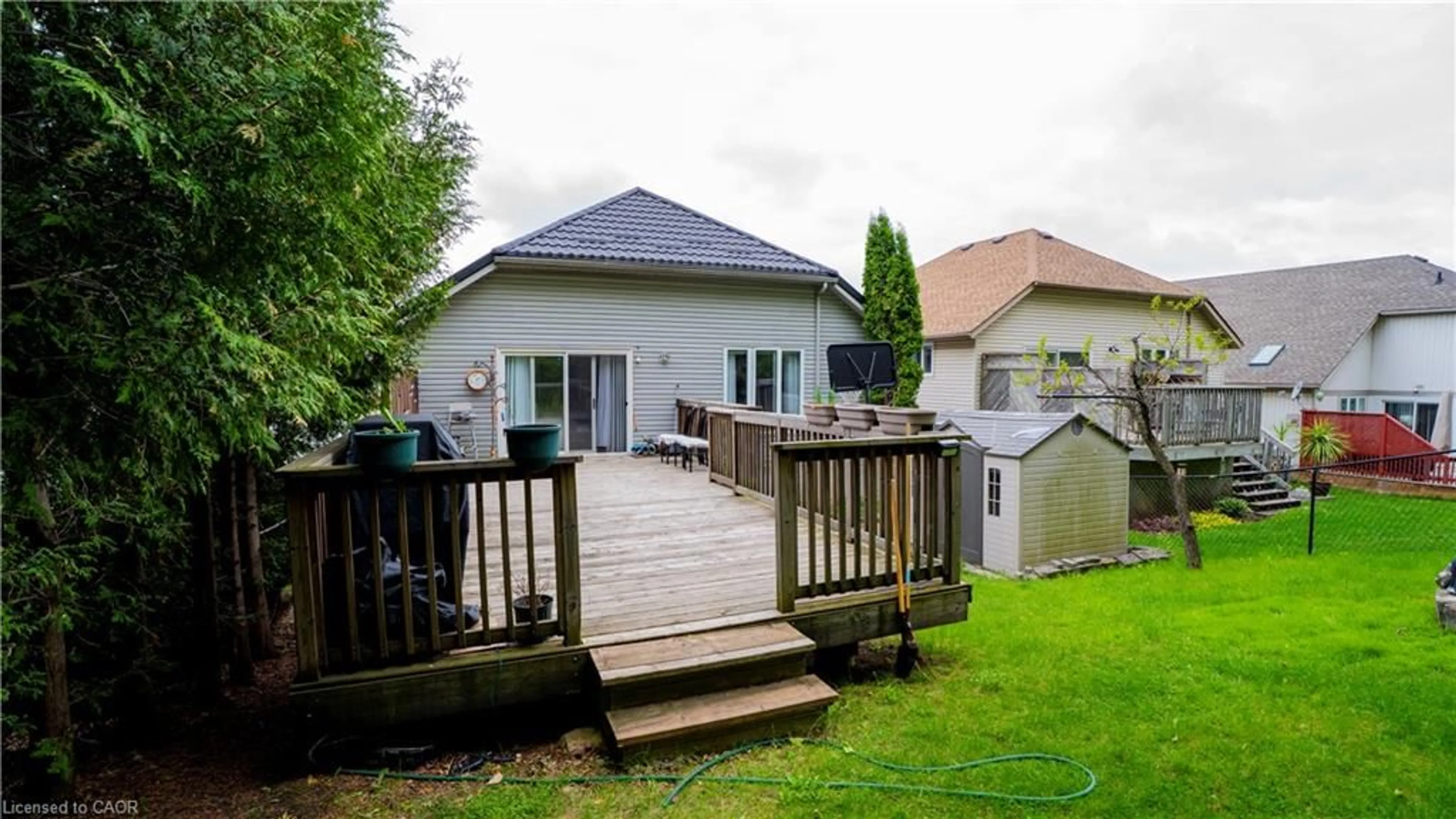 Patio, street for 44 Dunnigan Dr, Kitchener Ontario N2B 3W5