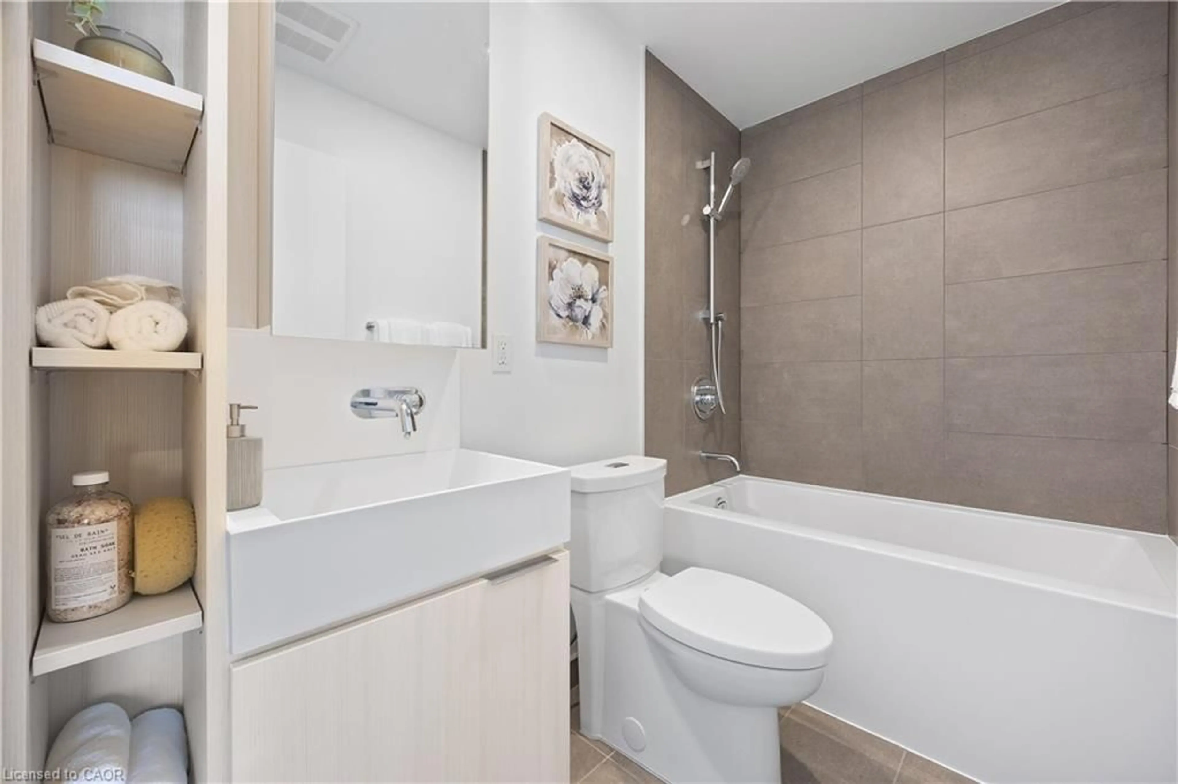 Standard bathroom, ceramic/tile floor for 370 Martha St #801, Burlington Ontario L7R 2P7