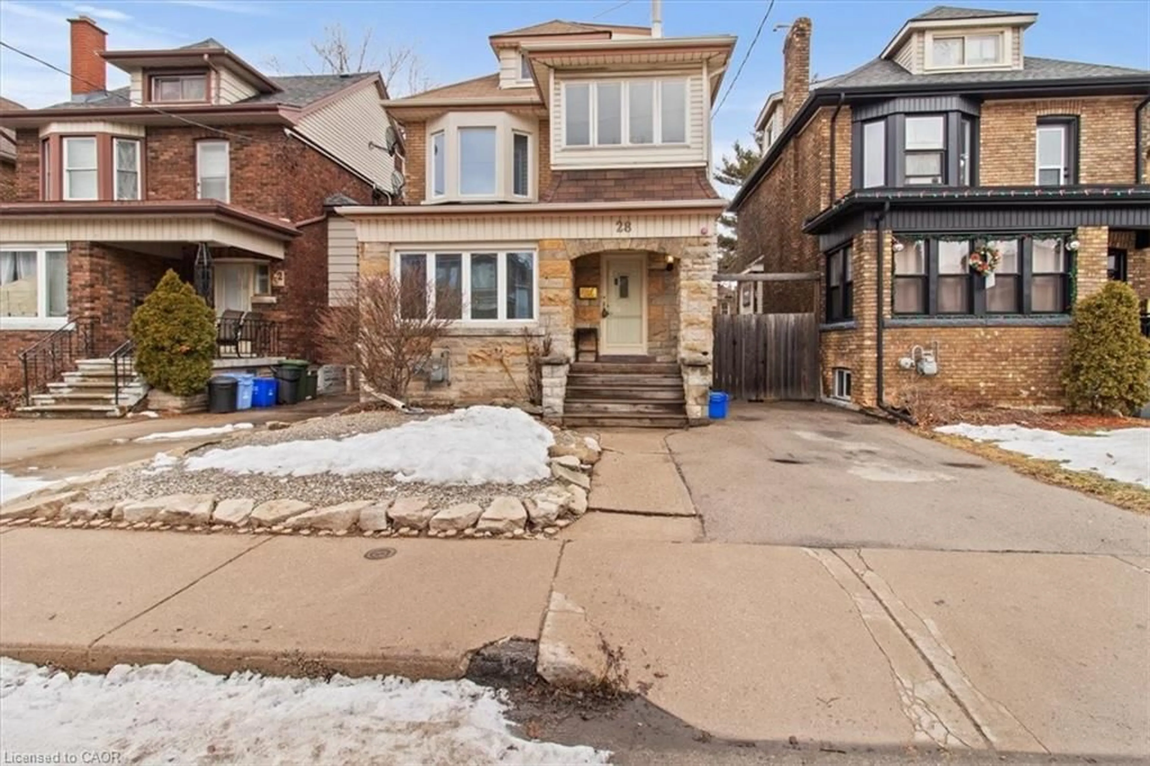 Home with brick exterior material, street for 28 Glendale Ave, Hamilton Ontario L8M 3E8