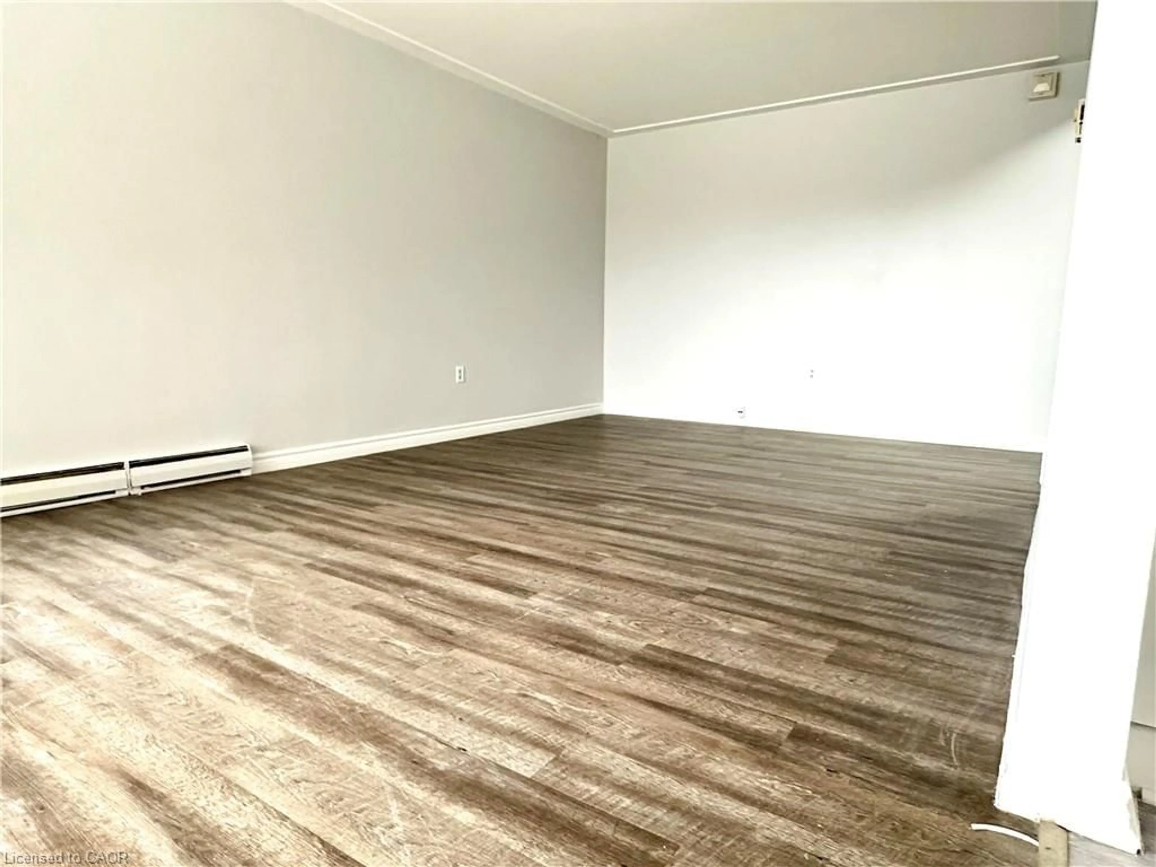 A pic of a room for 11 Woodman Dr, Hamilton Ontario L8K 4E3