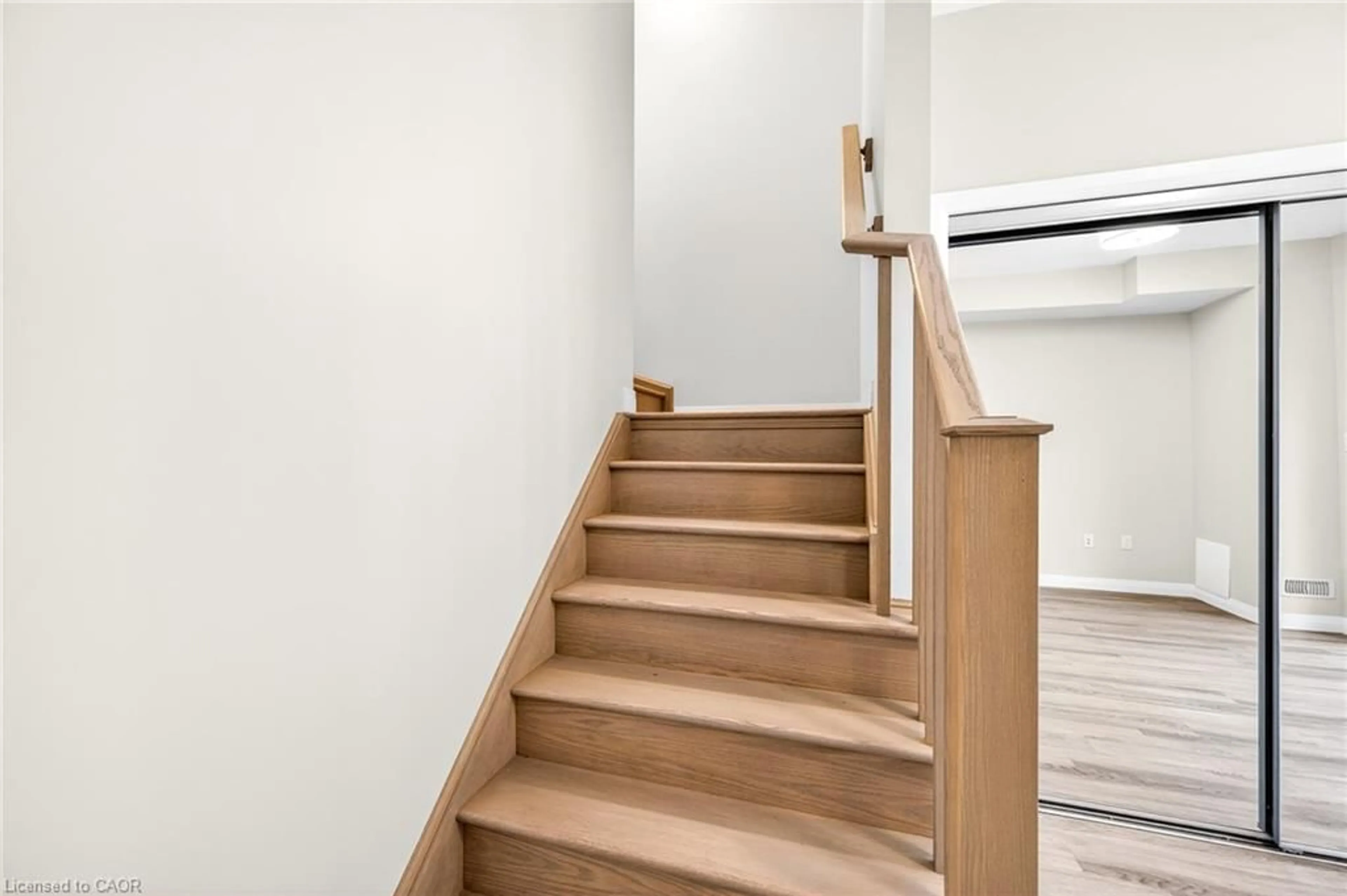 Stairs for 270 Melvin Ave #7, Hamilton Ontario L8H 0B4