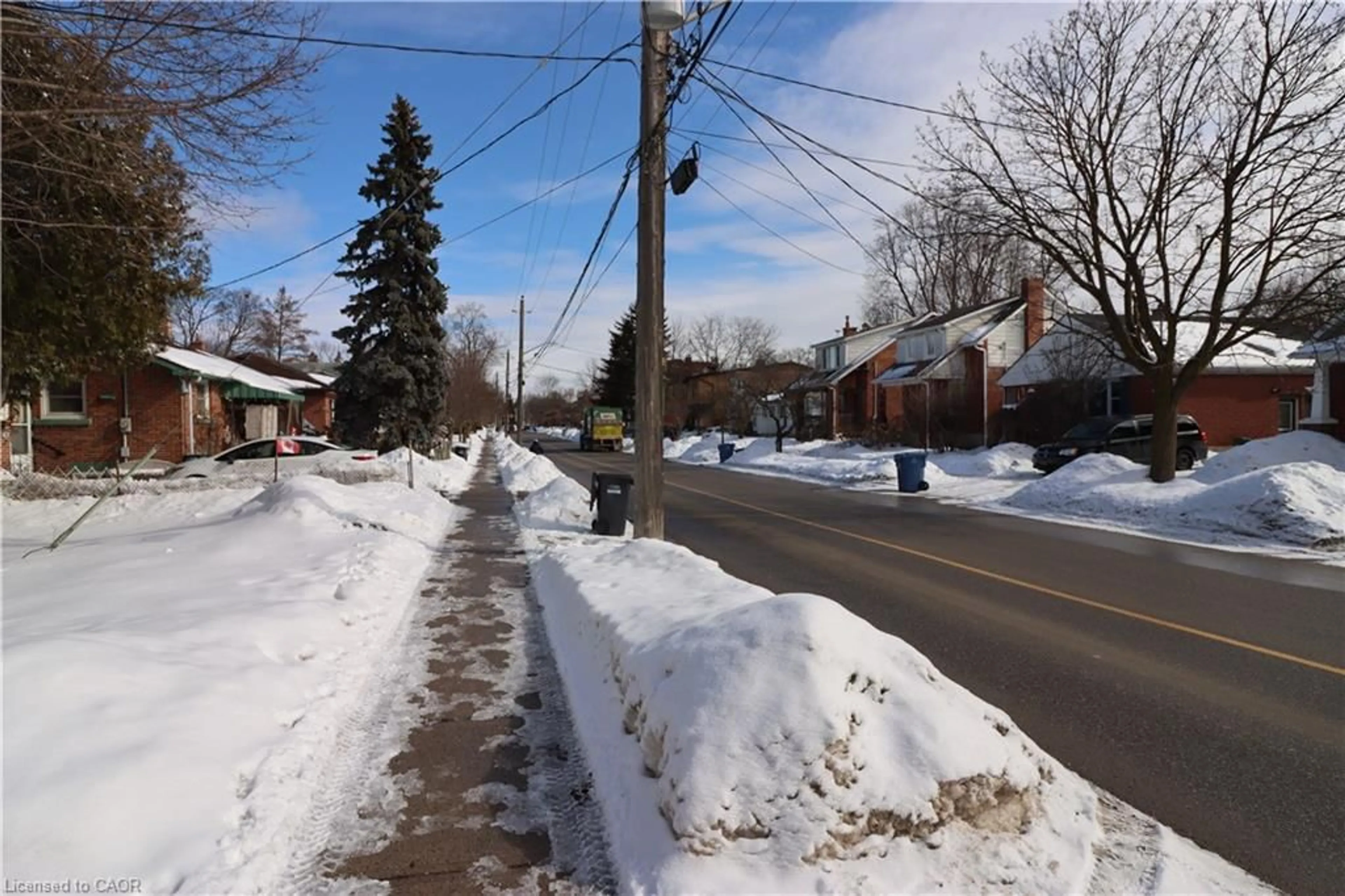 Blurry image for 344 Paisley Rd, Guelph Ontario N1H 2P9