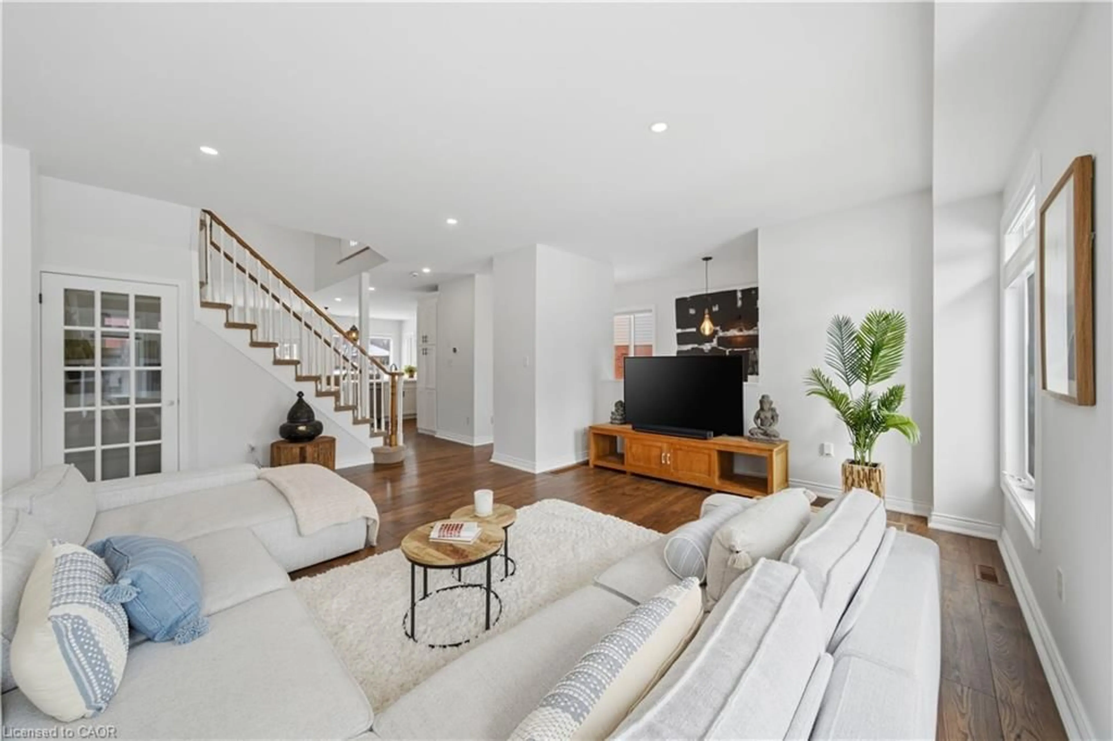 Living room with furniture, unknown for 10 Grey Owl Run, Georgetown Ontario L7G 5Z7