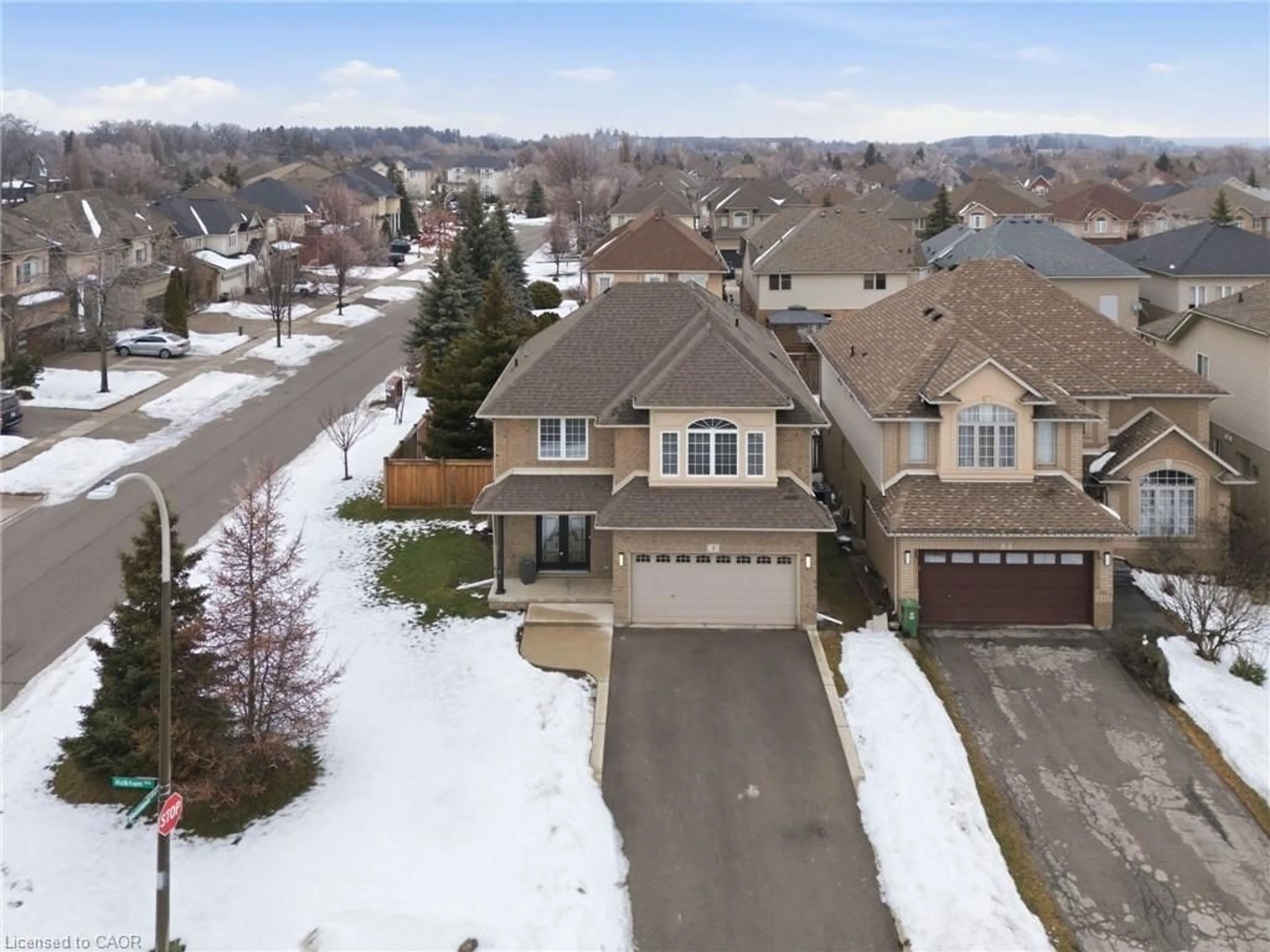 A pic from outside/outdoor area/front of a property/back of a property/a pic from drone, street for 3 Holkham Ave, Hamilton Ontario L9K 1N8