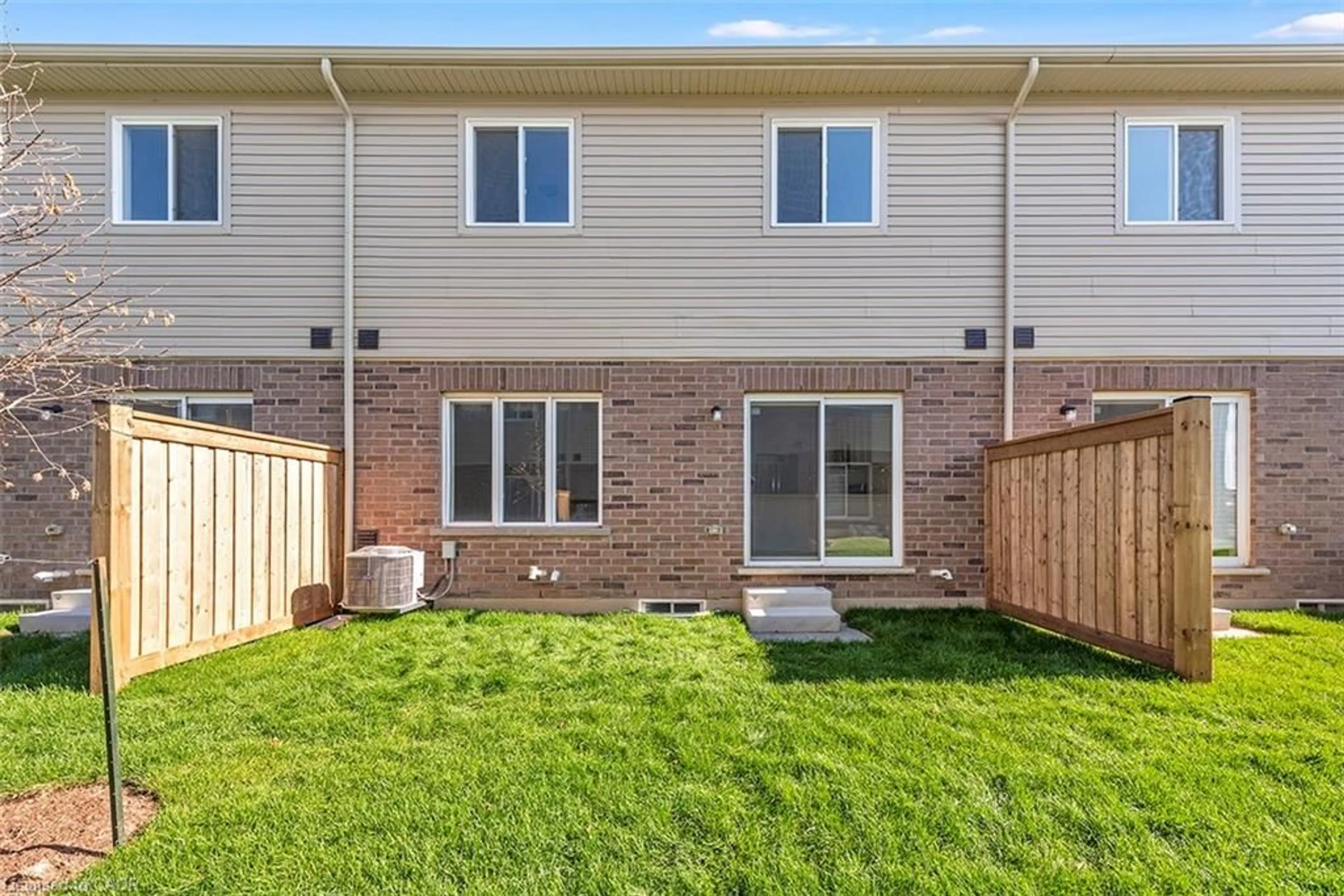 Patio, street for 205 Thames Way #17, Hamilton Ontario L0R 1W2