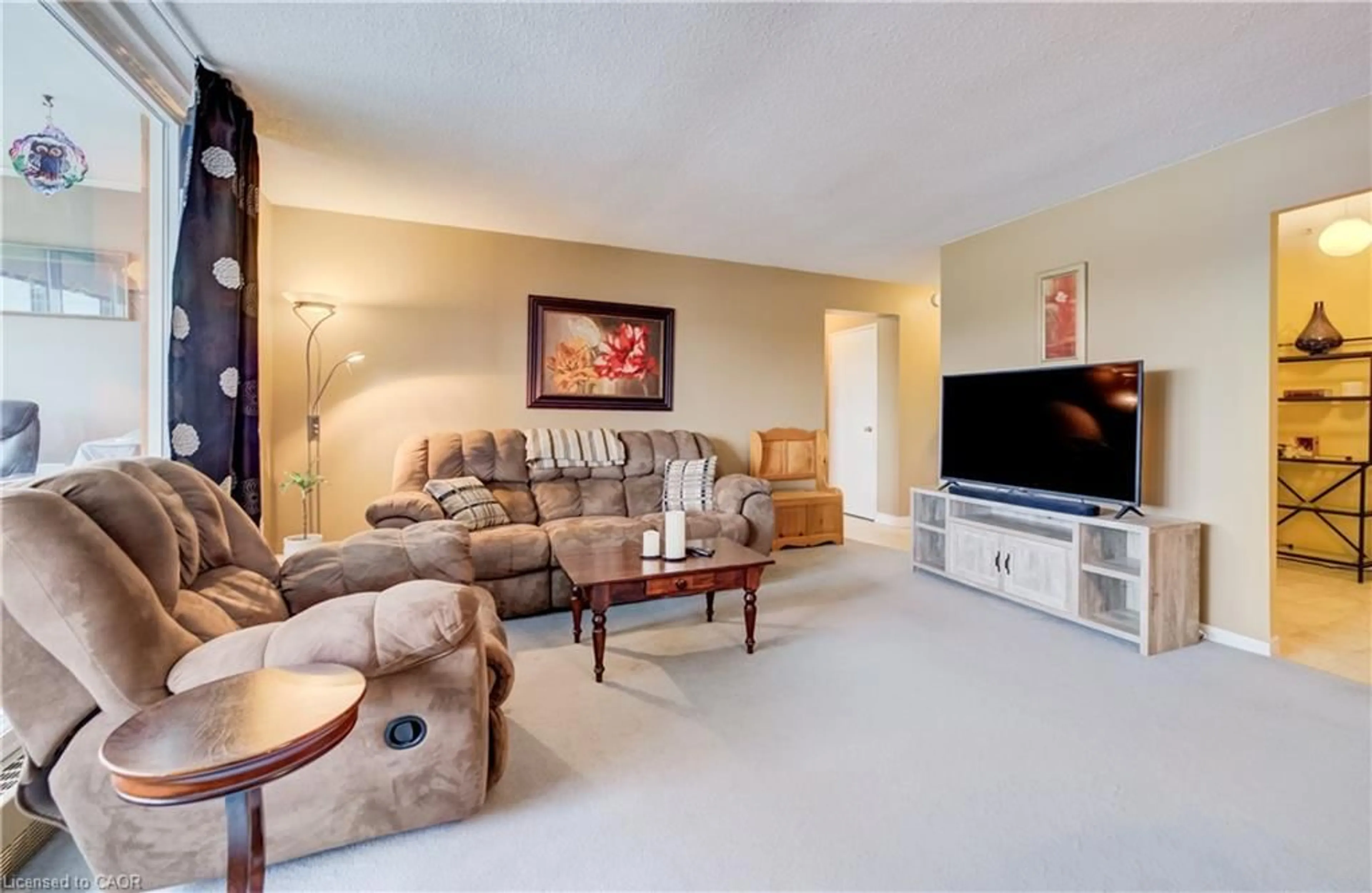 Living room with furniture, unknown for 225 Harvard Pl #911, Waterloo Ontario N2J 4H4