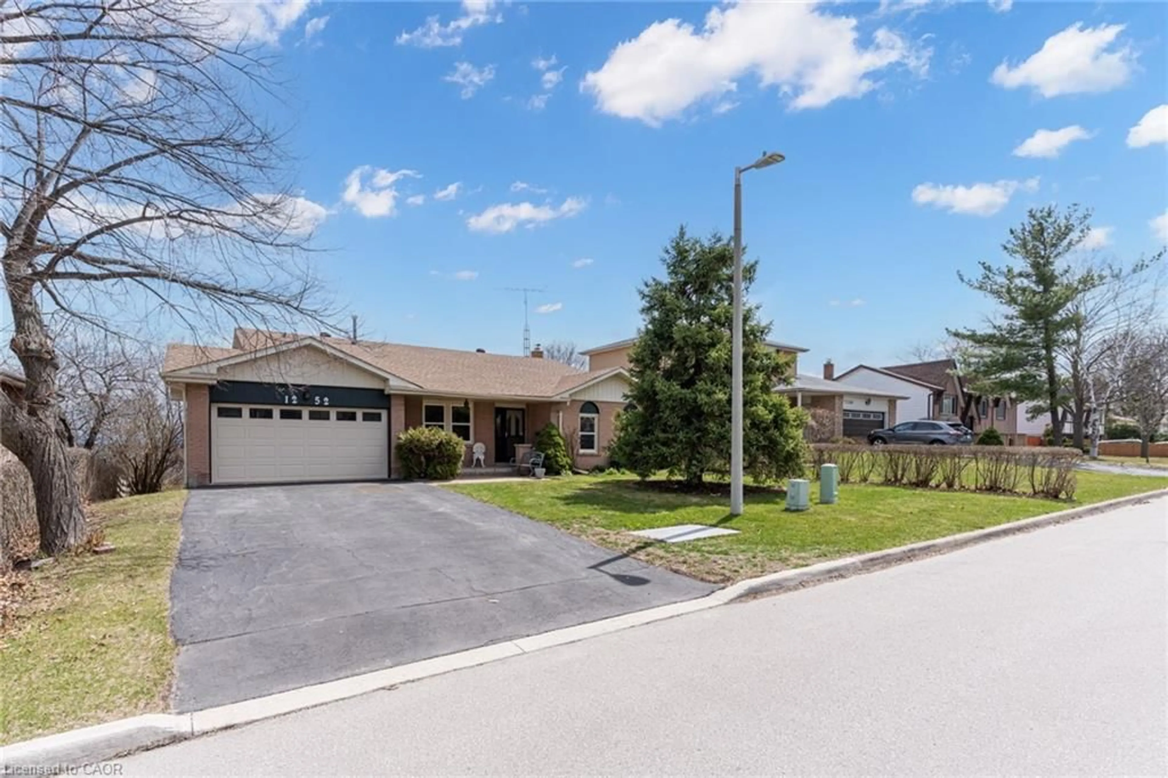 Unknown for 1252 Lakeview Dr, Oakville Ontario L6H 2M8